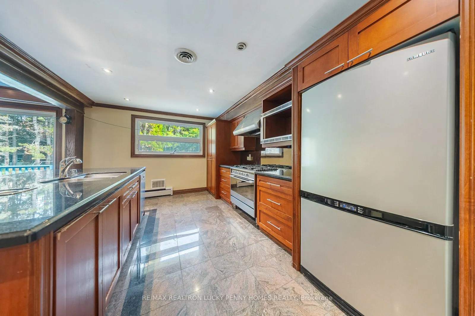 6 SCANDIA Court