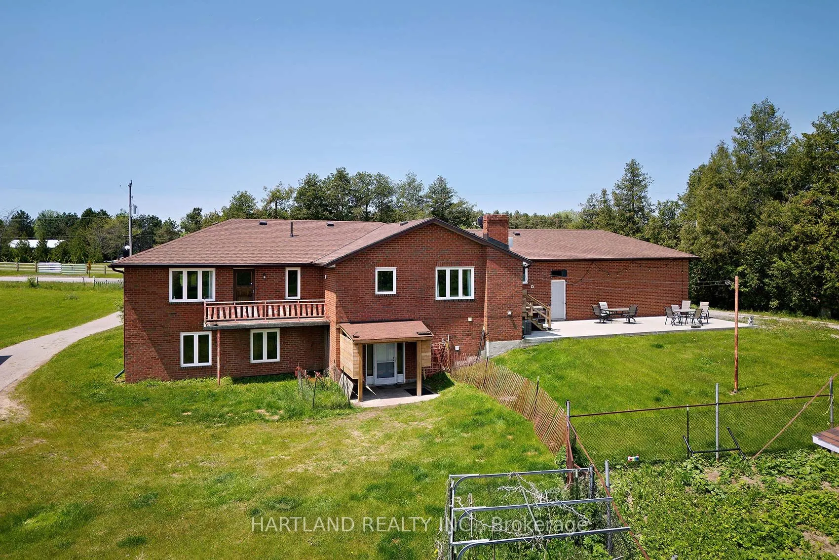 5125 Concession 4 Road E
