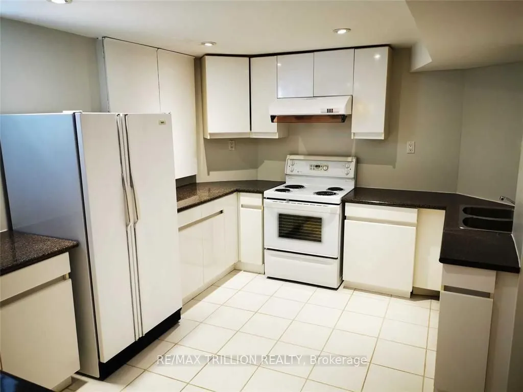 14 Greenhill Avenue, #Bsmt