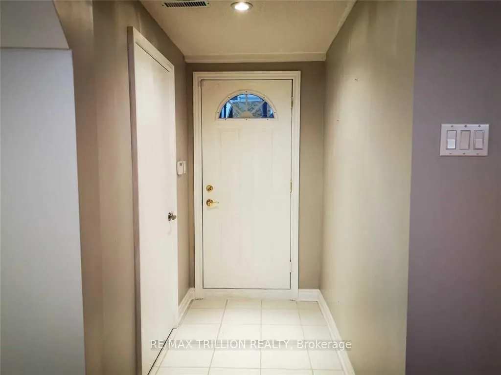 14 Greenhill Avenue, #Bsmt