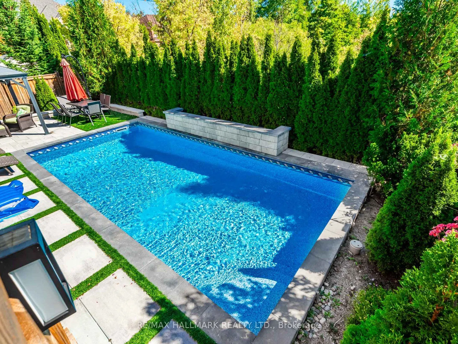 33 Laredo Drive