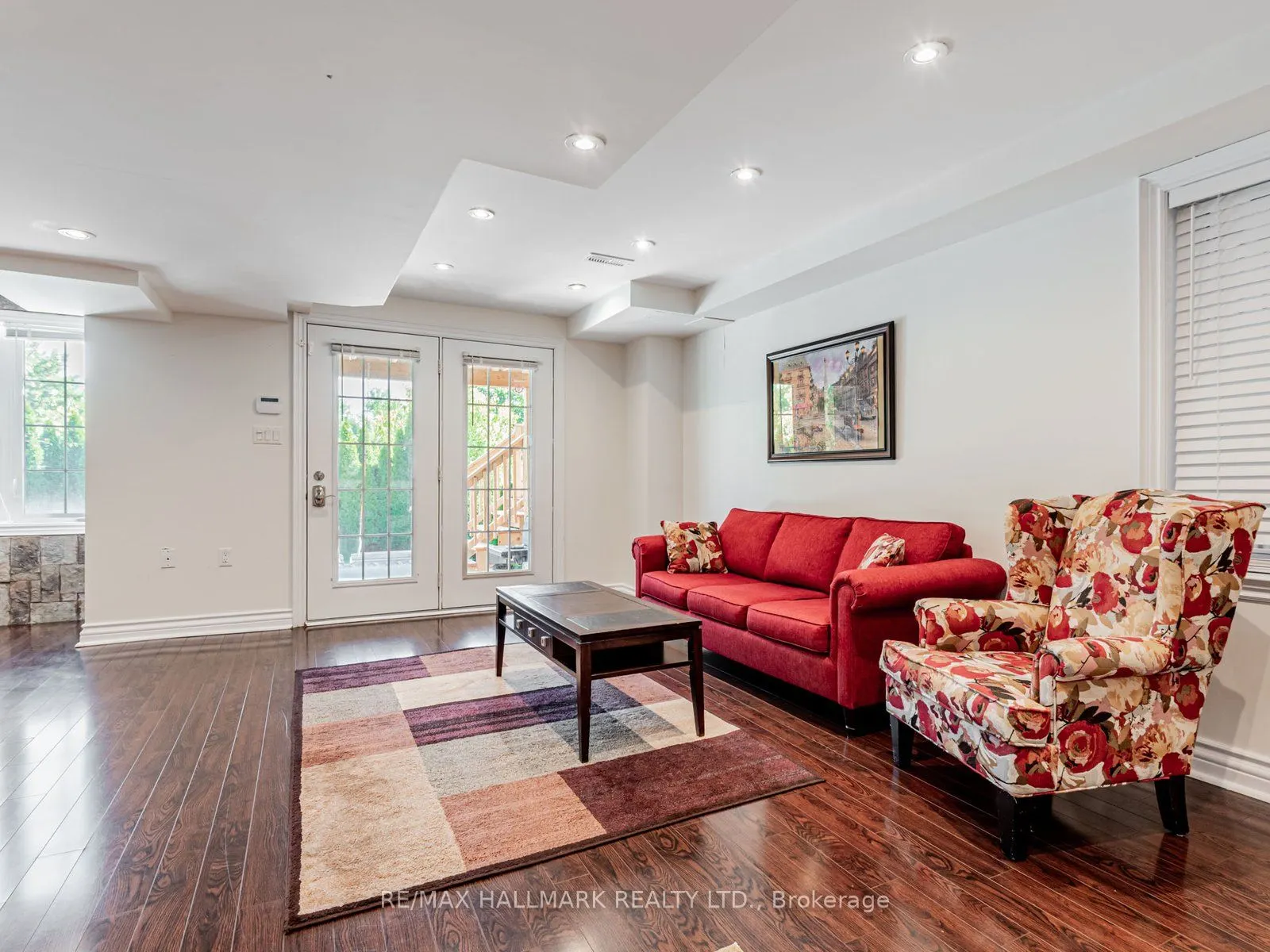33 Laredo Drive