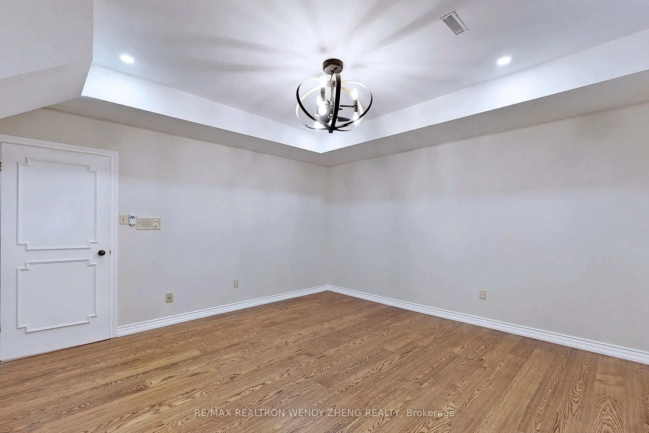 305 Woodland Acres Crescent