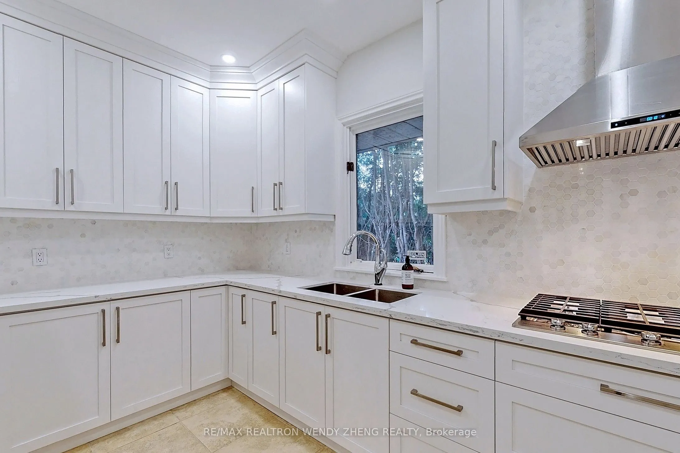305 Woodland Acres Crescent