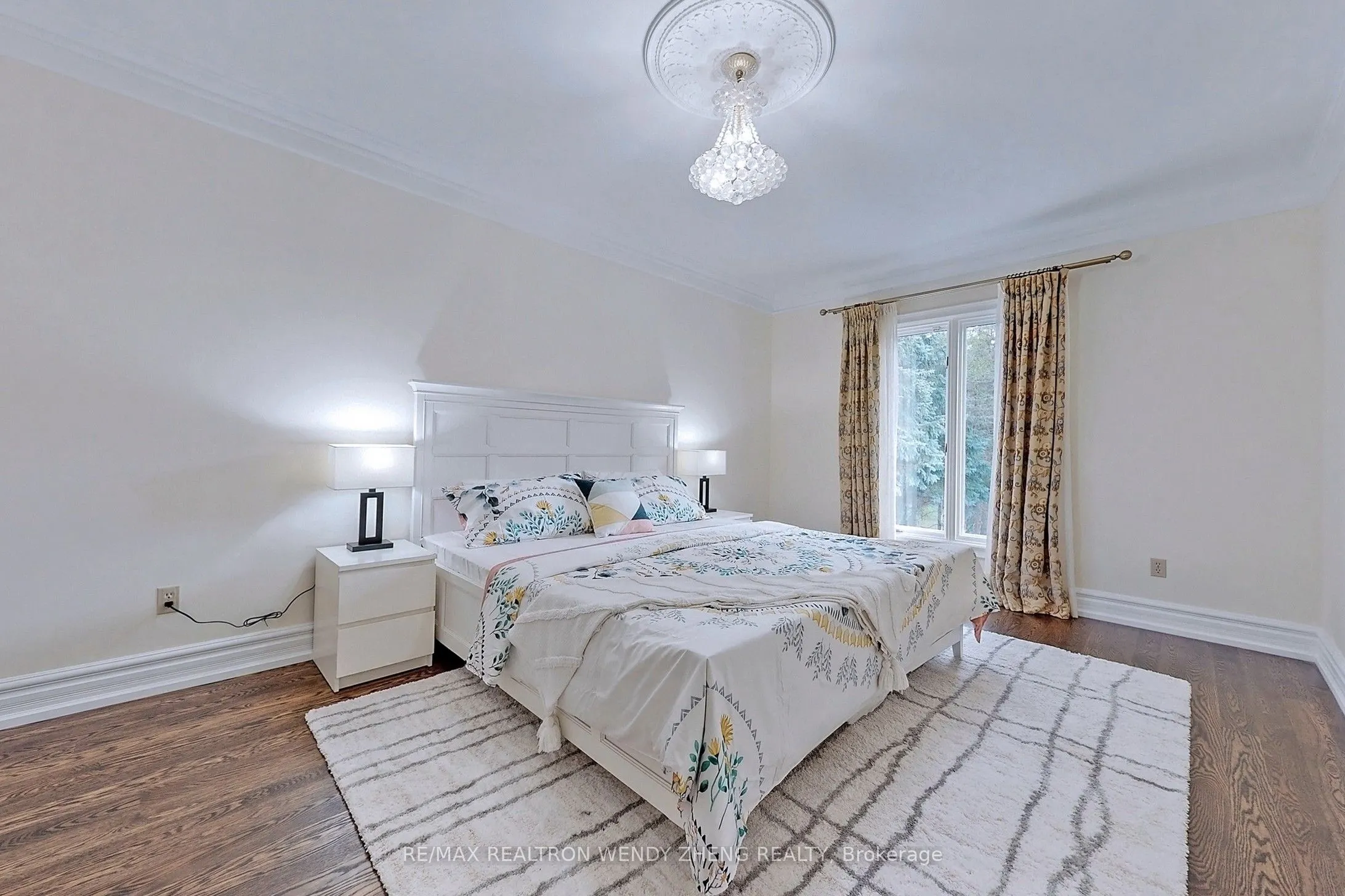 305 Woodland Acres Crescent