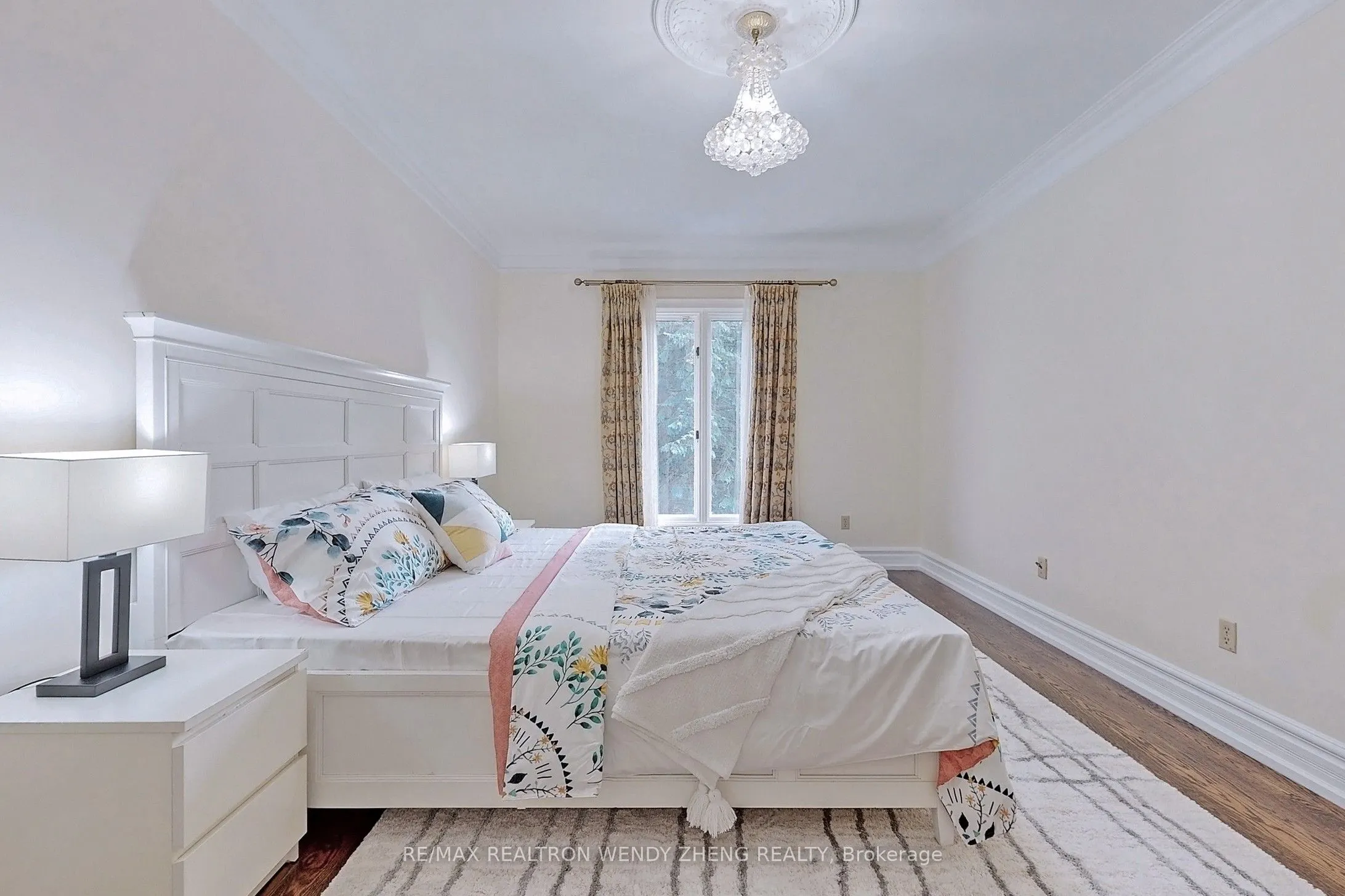 305 Woodland Acres Crescent