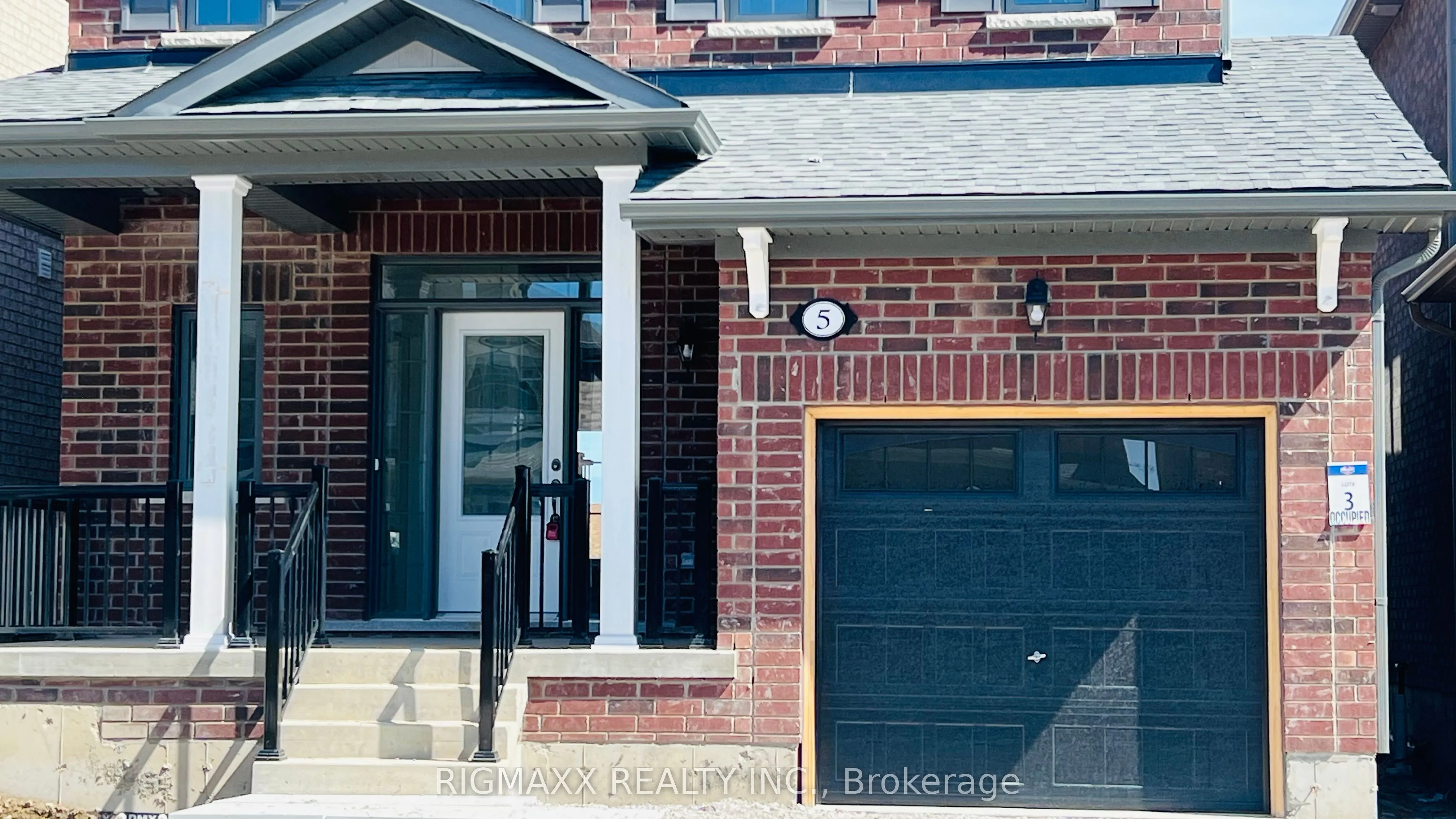 5 Lawrence D. Pridham Avenue
