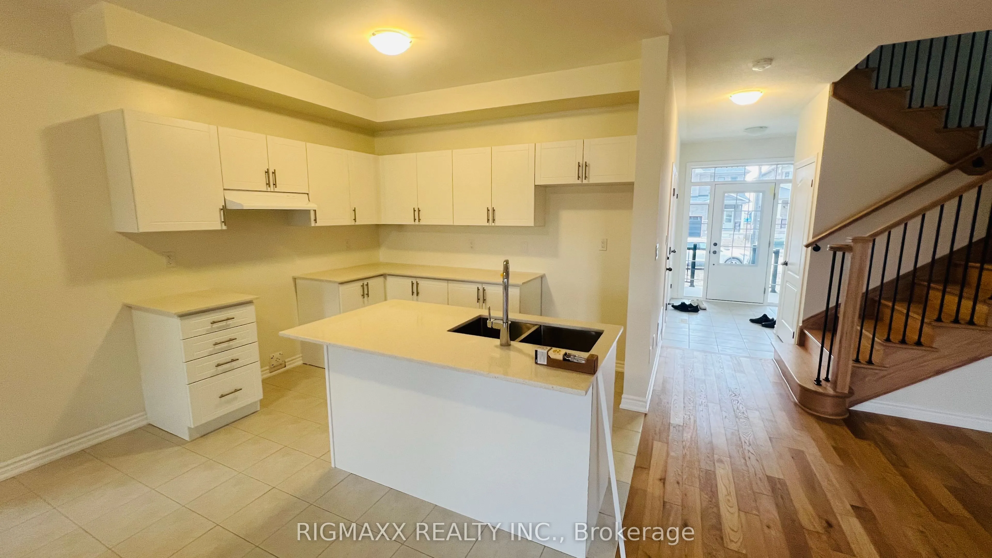 5 Lawrence D. Pridham Avenue