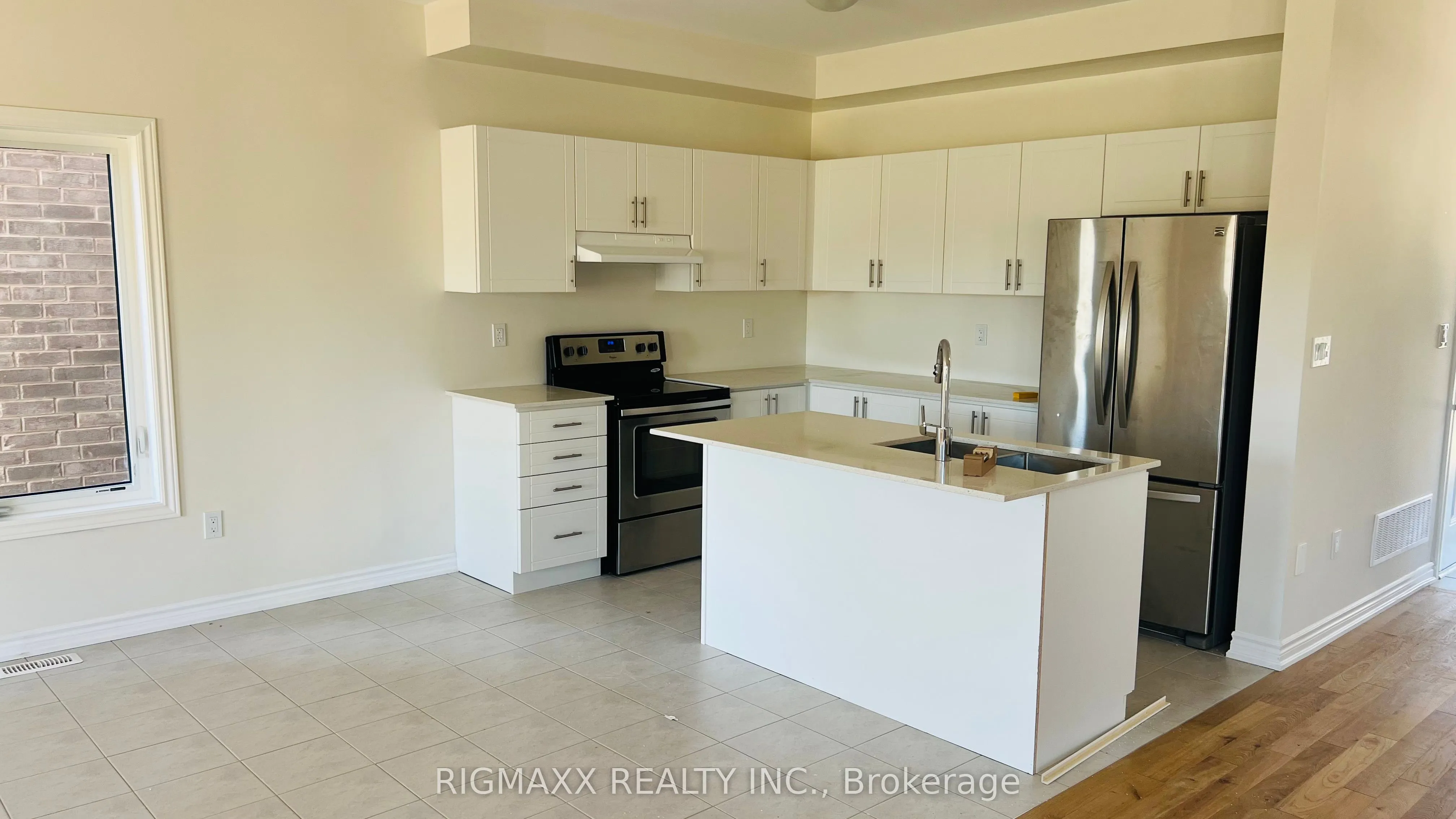 5 Lawrence D. Pridham Avenue
