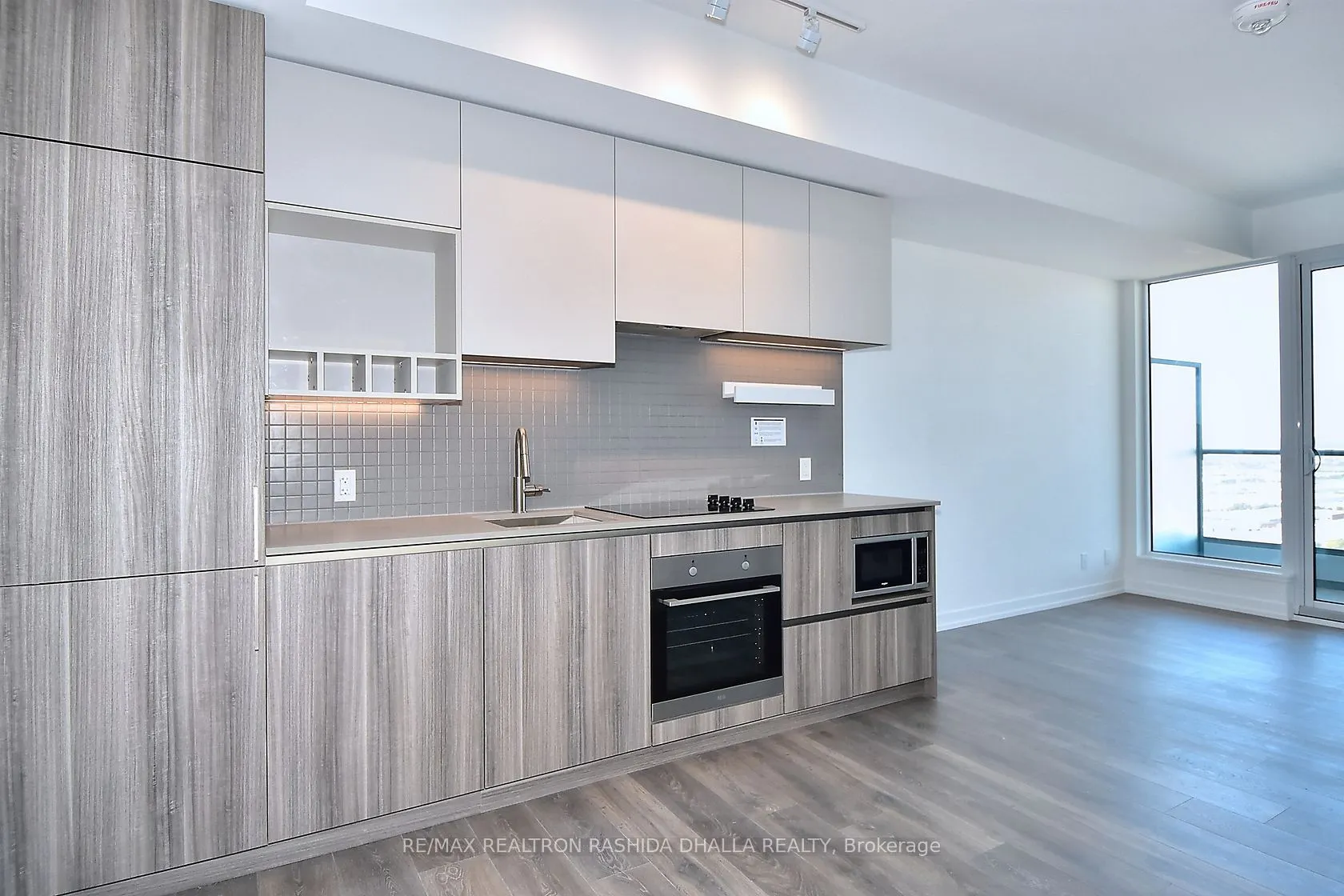 898 Portage Parkway, #4011