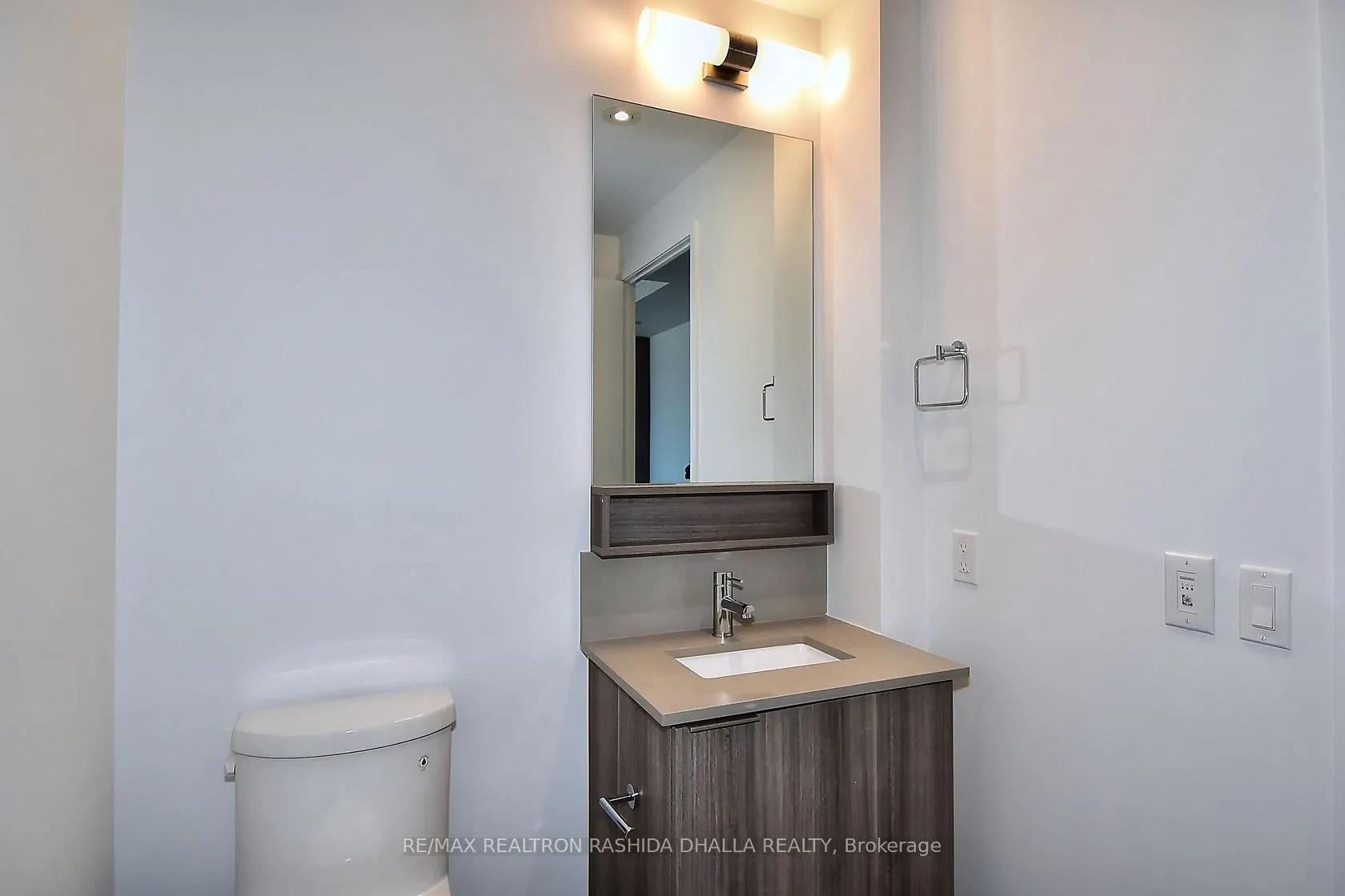 898 Portage Parkway, #4011