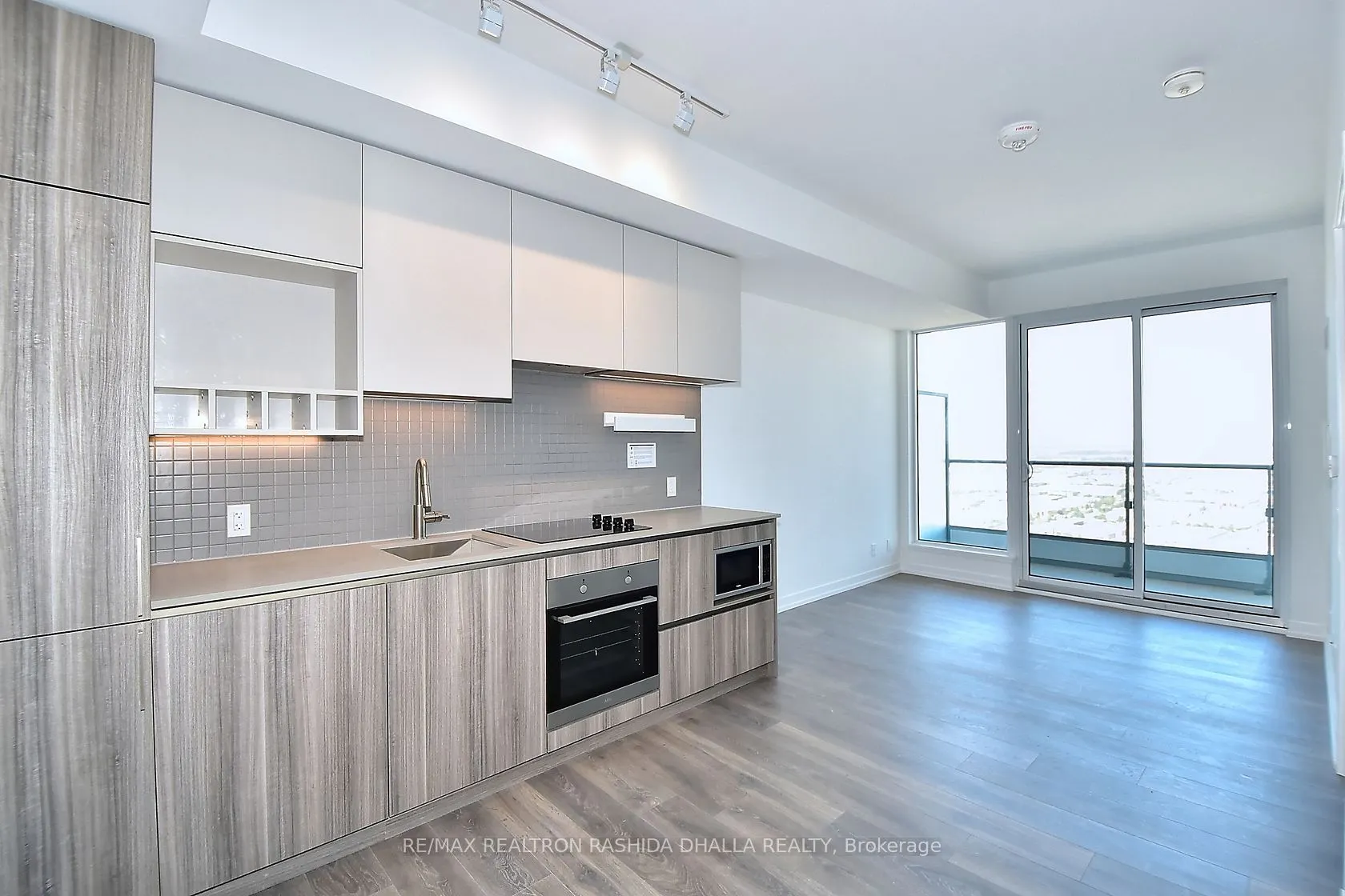 898 Portage Parkway, #4011