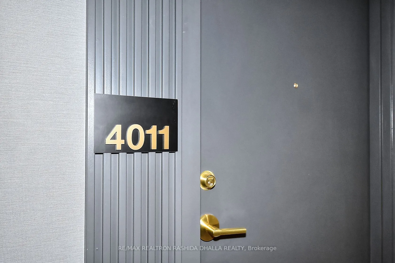 898 Portage Parkway, #4011