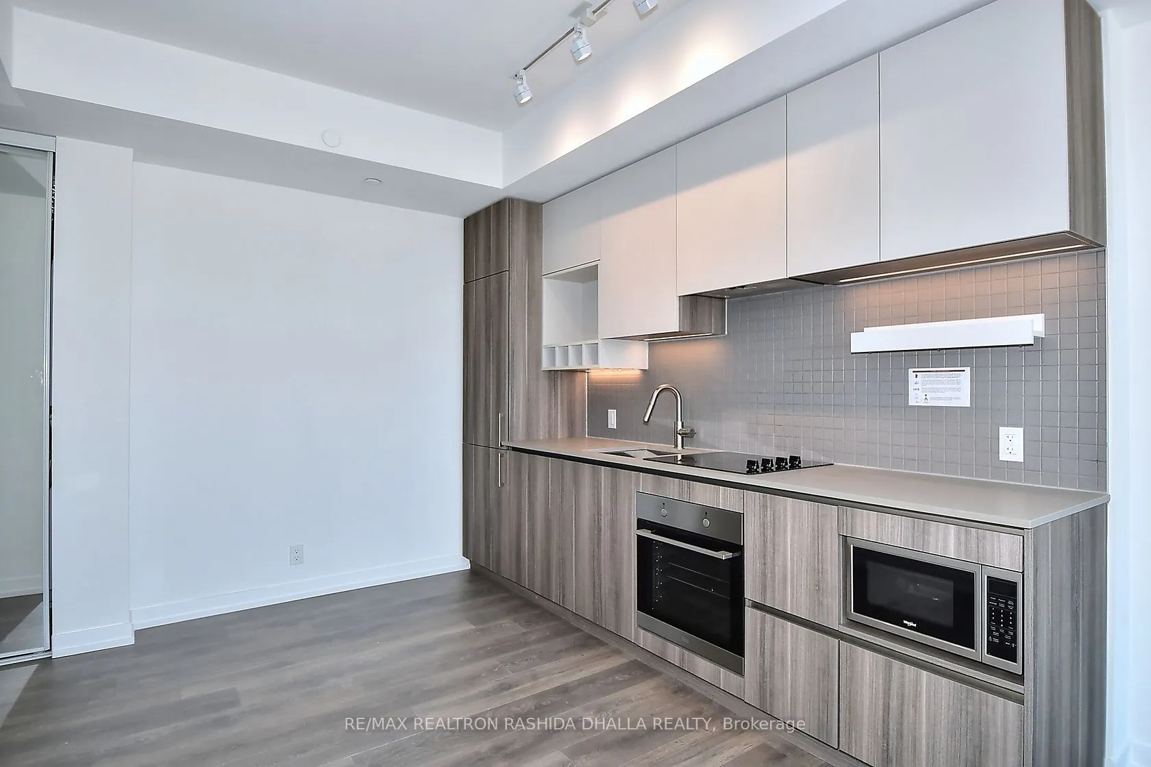898 Portage Parkway, #4011