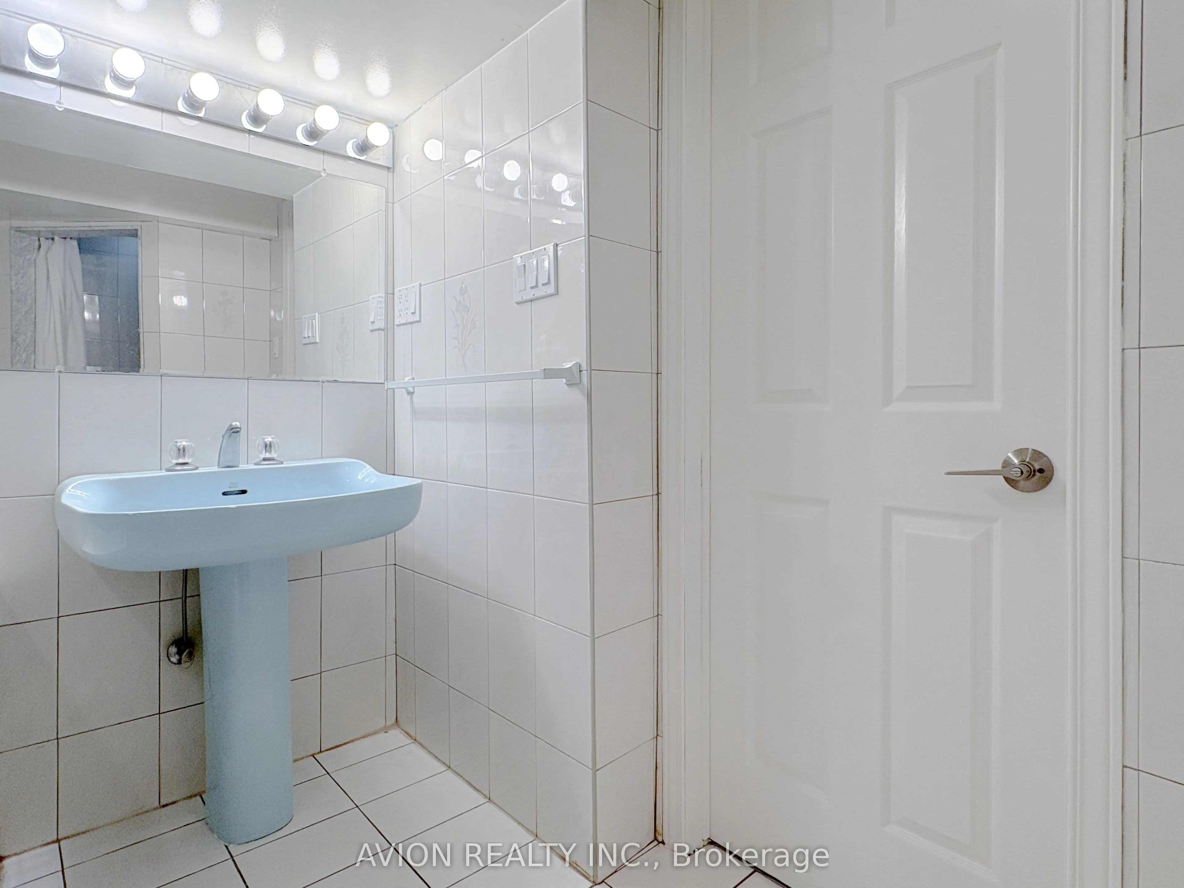 48 Samuel Oster Avenue, #Lower