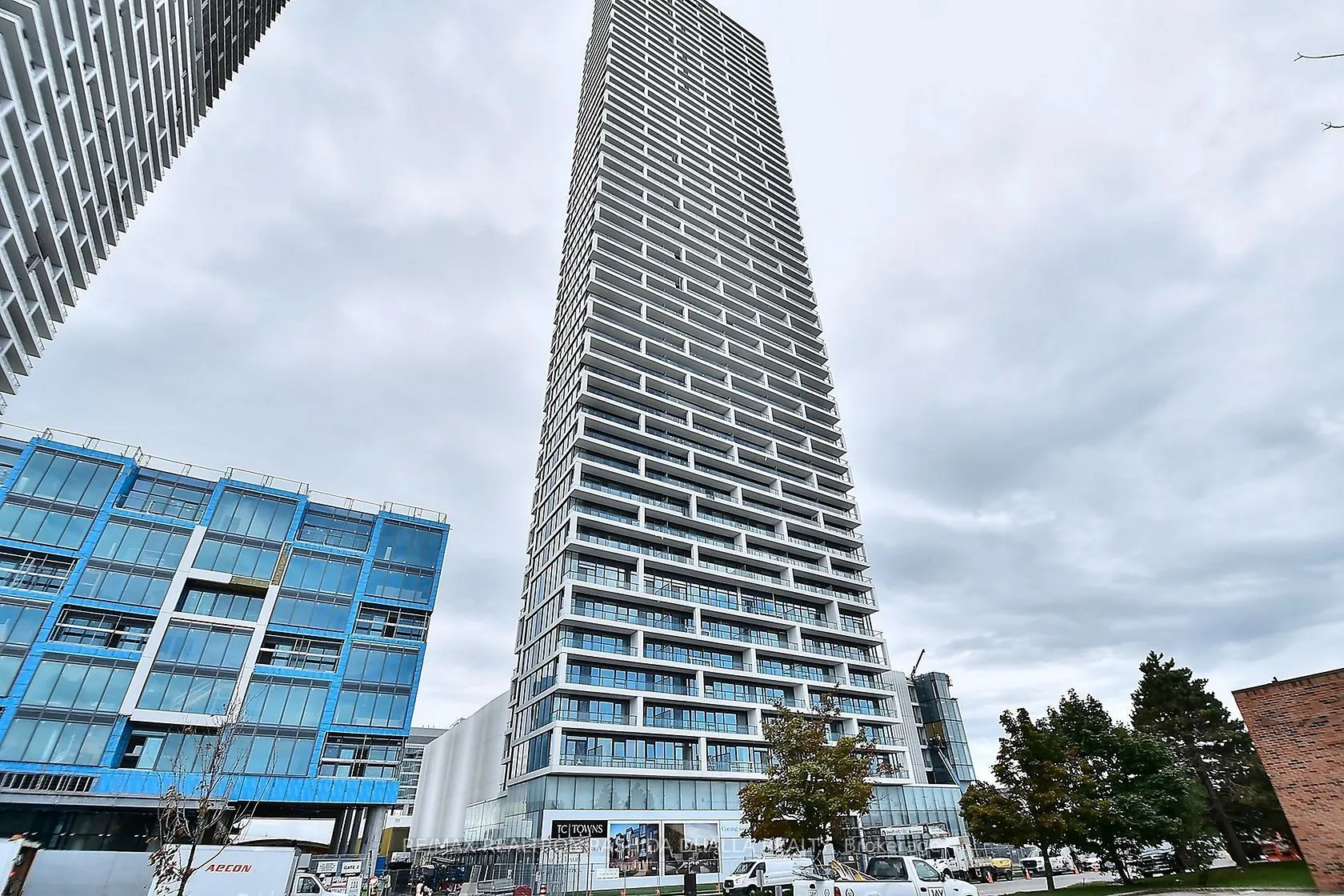 898 Portage Parkway, #4011