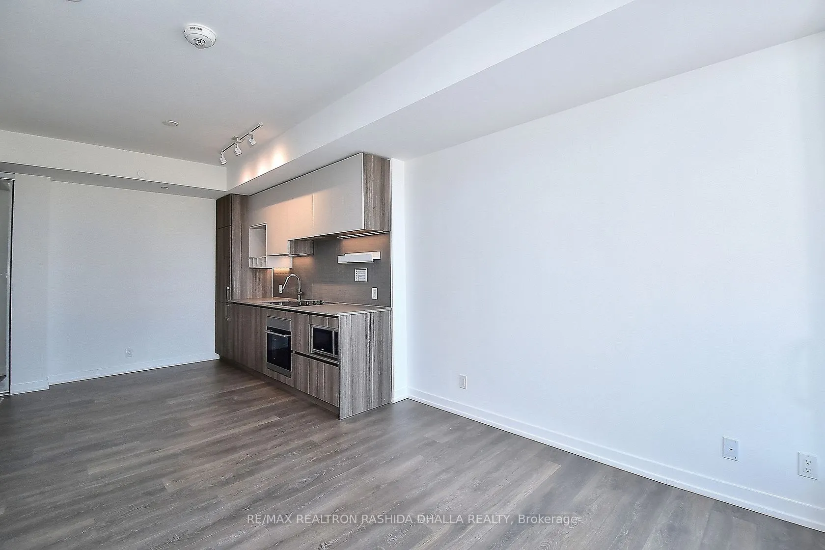 898 Portage Parkway, #4011