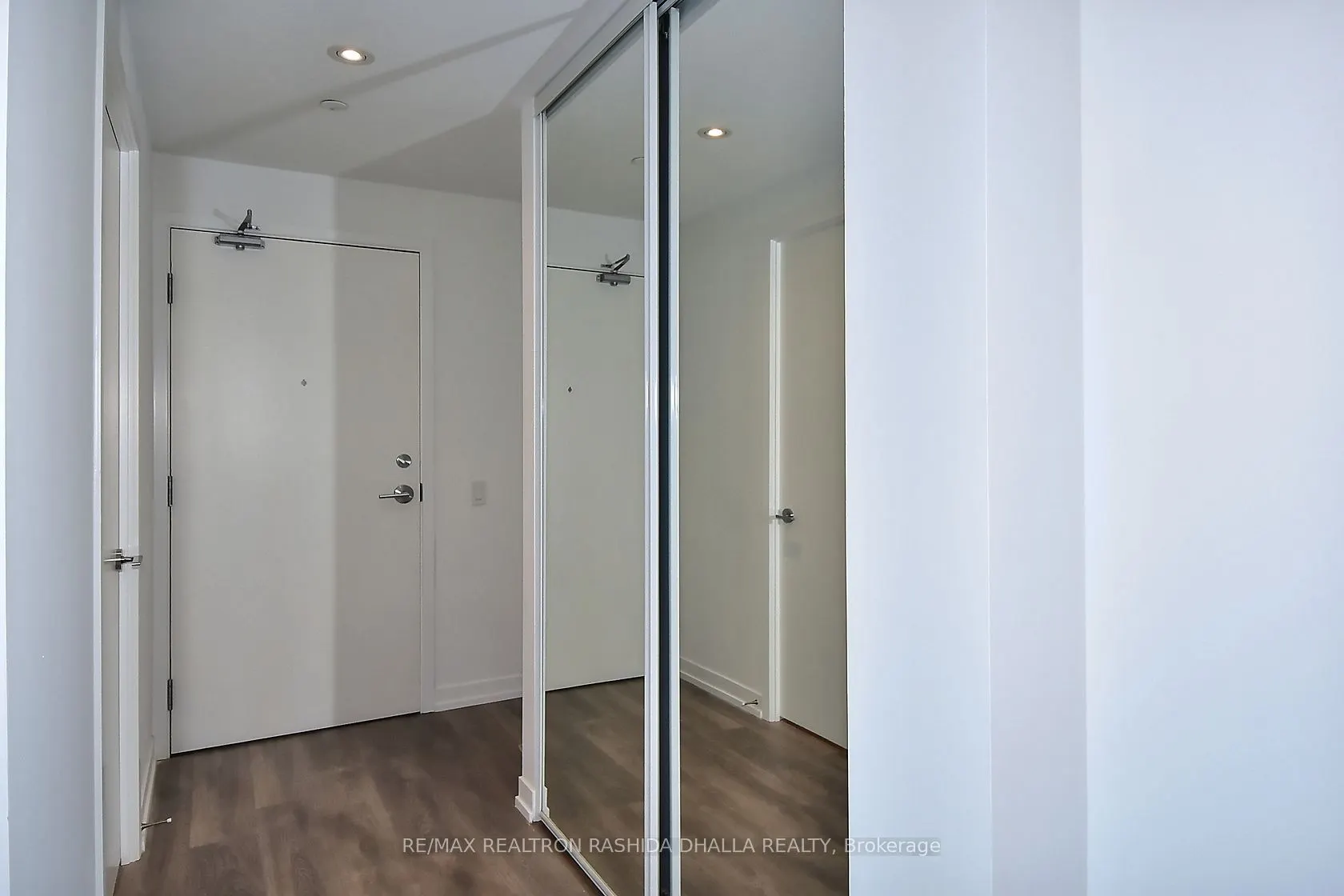 898 Portage Parkway, #4011