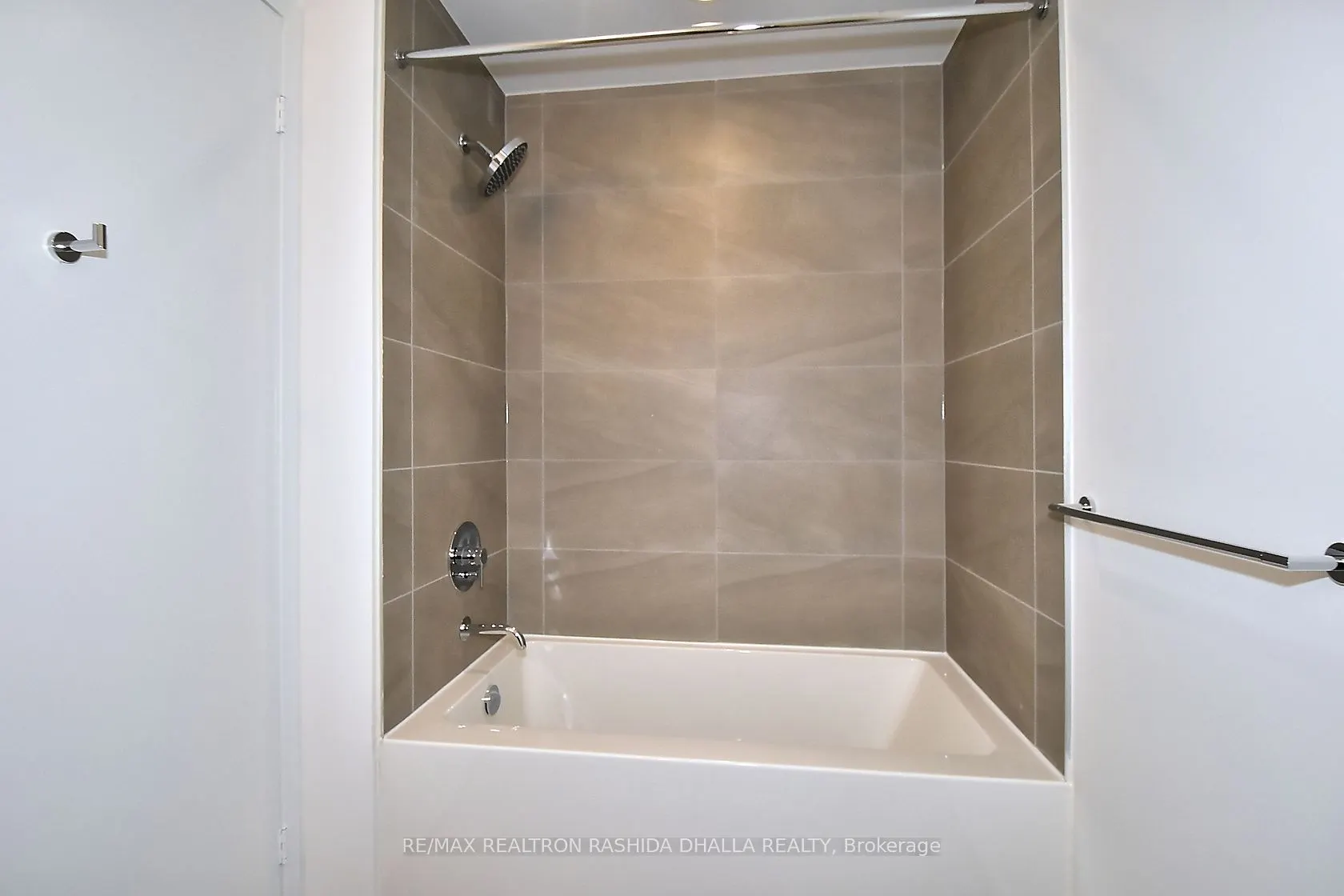 898 Portage Parkway, #4011
