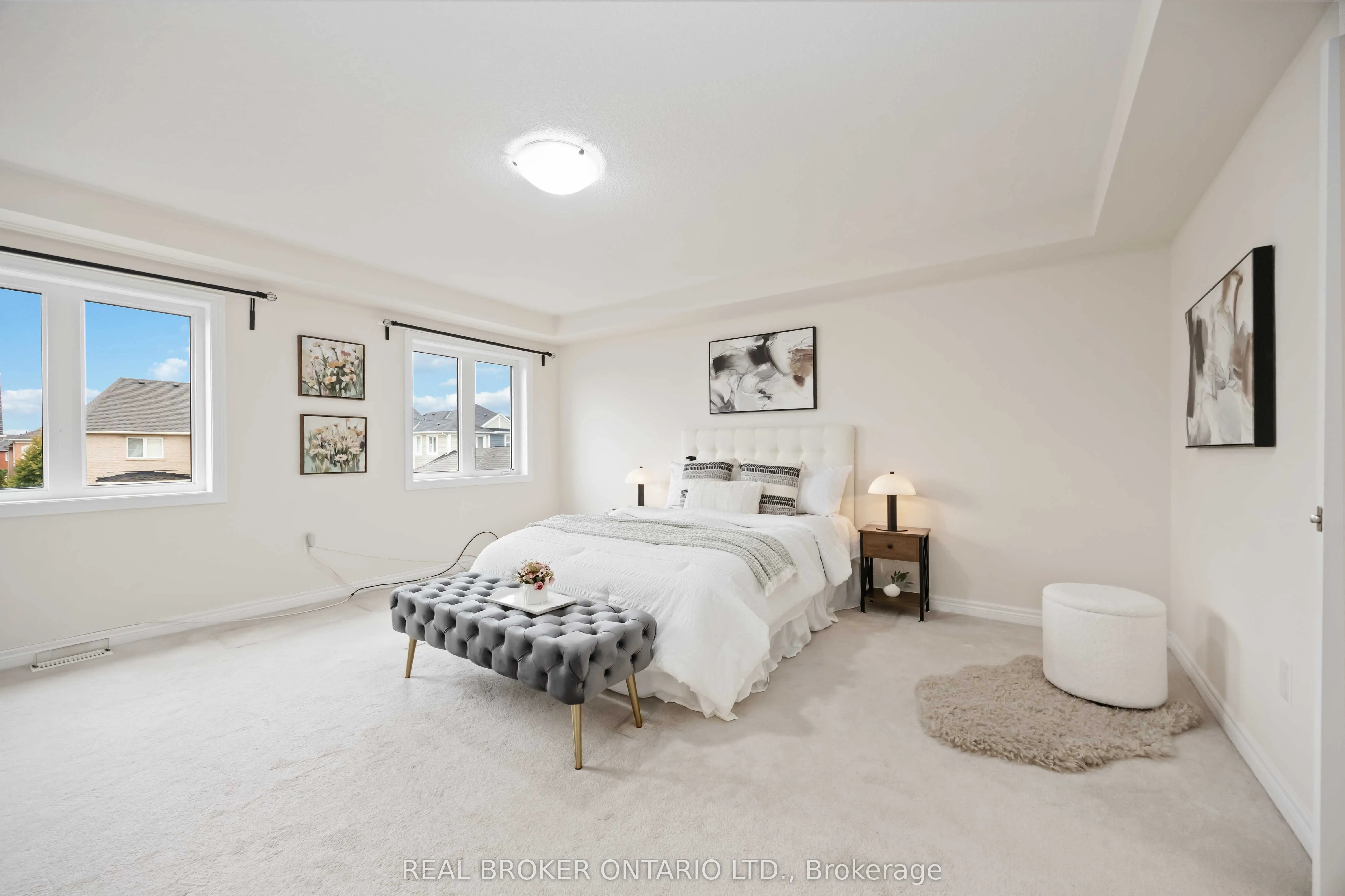 18 Lawrence Pilkington Avenue