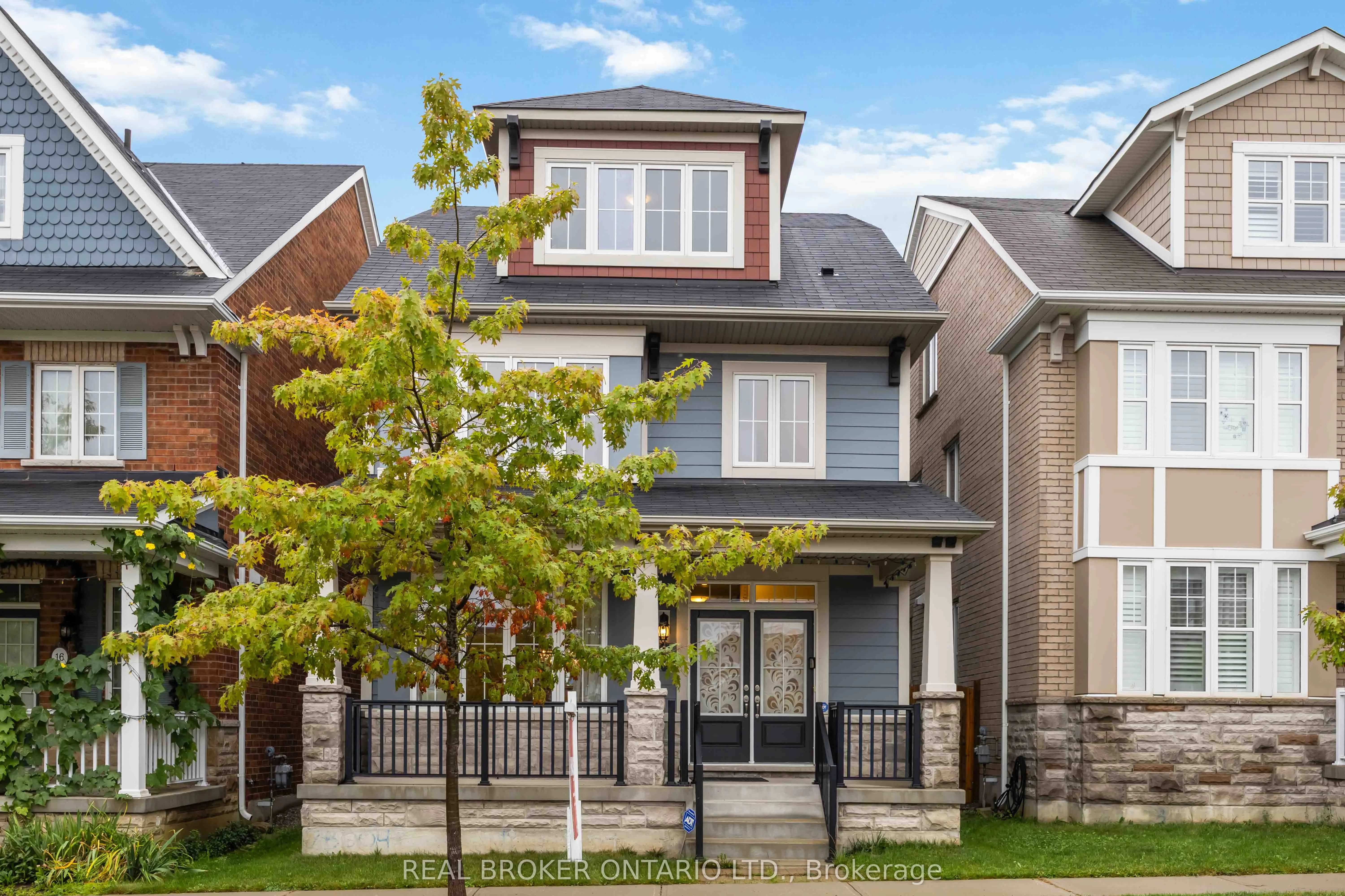 18 Lawrence Pilkington Avenue