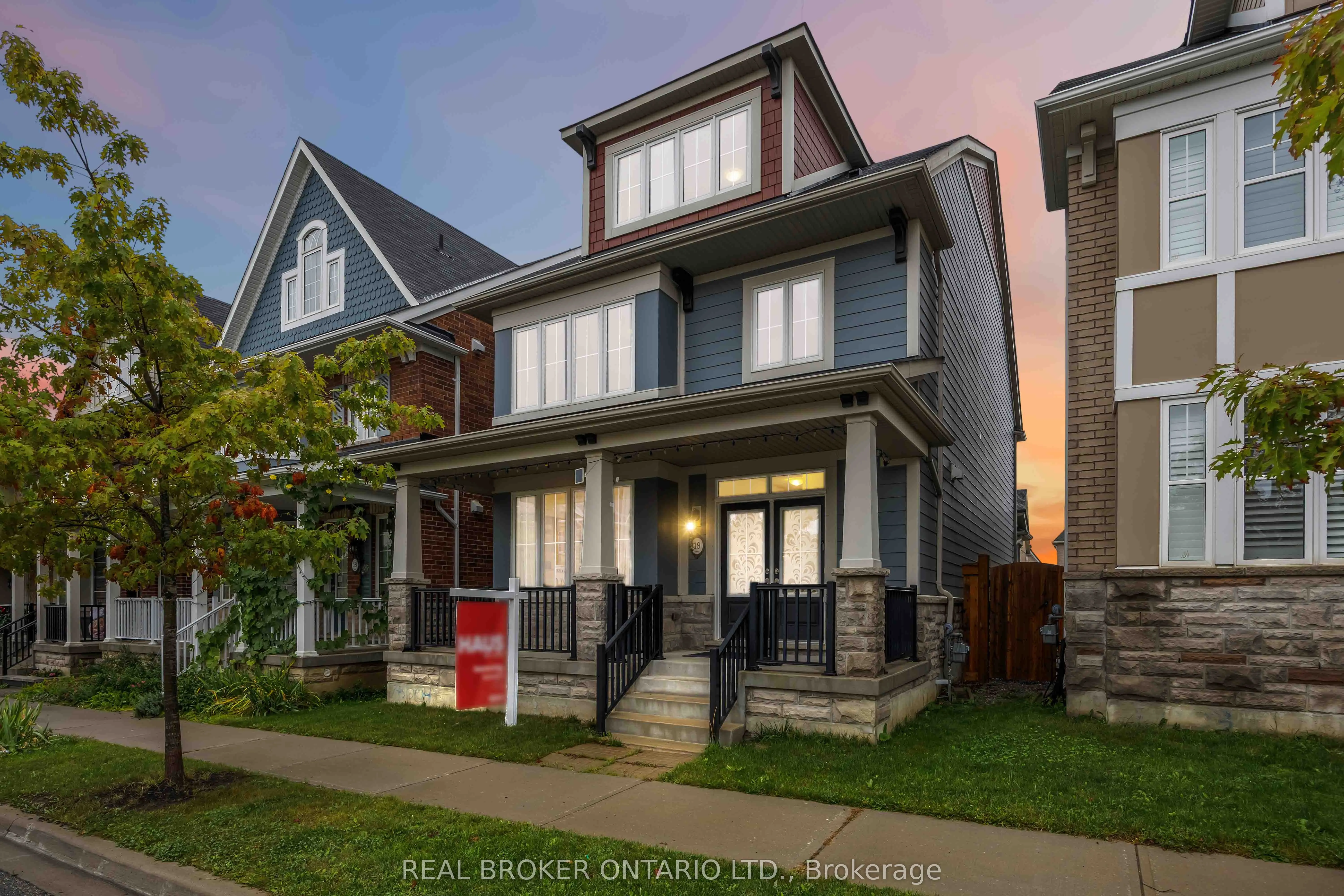 18 Lawrence Pilkington Avenue