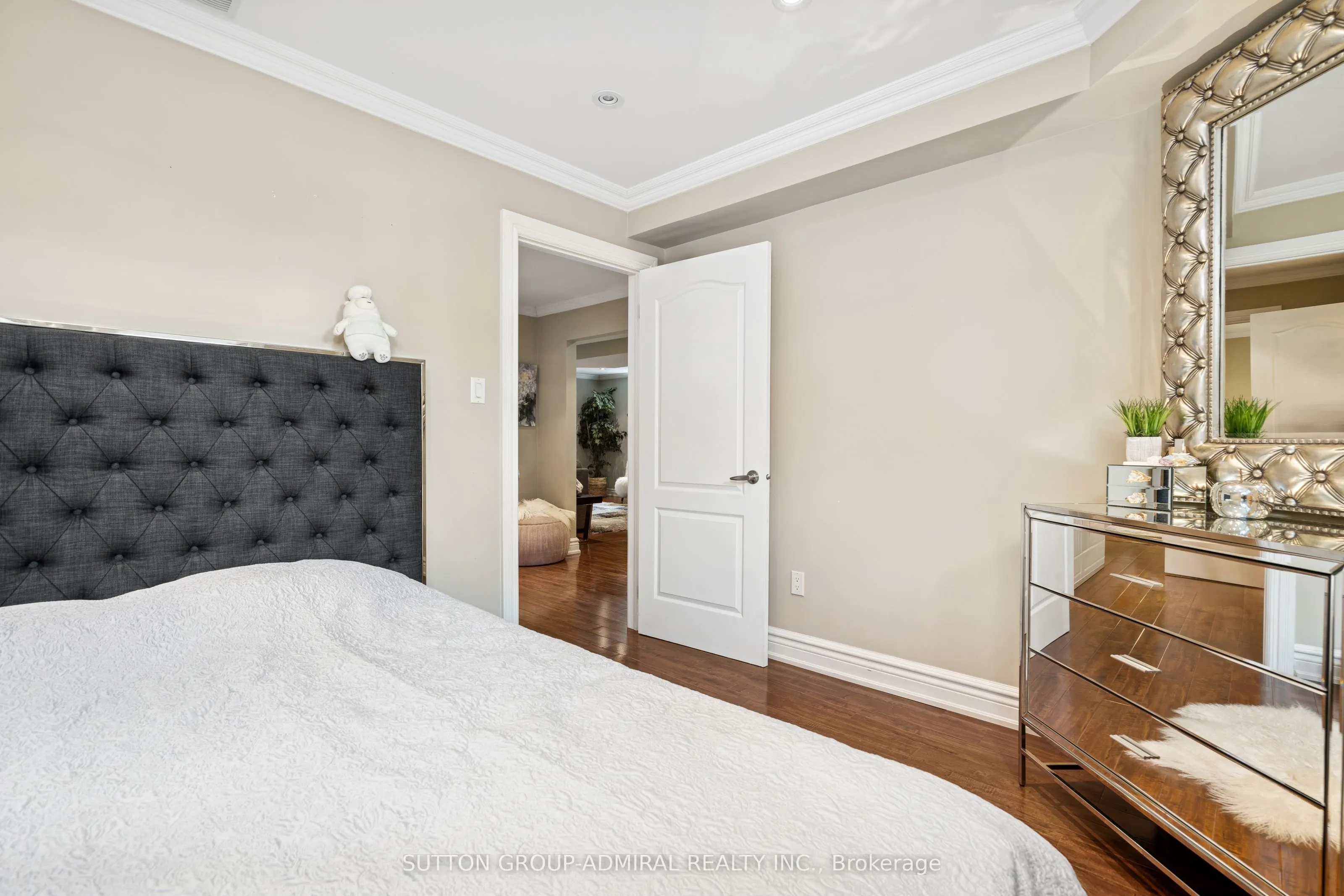 1221 Laurand Street