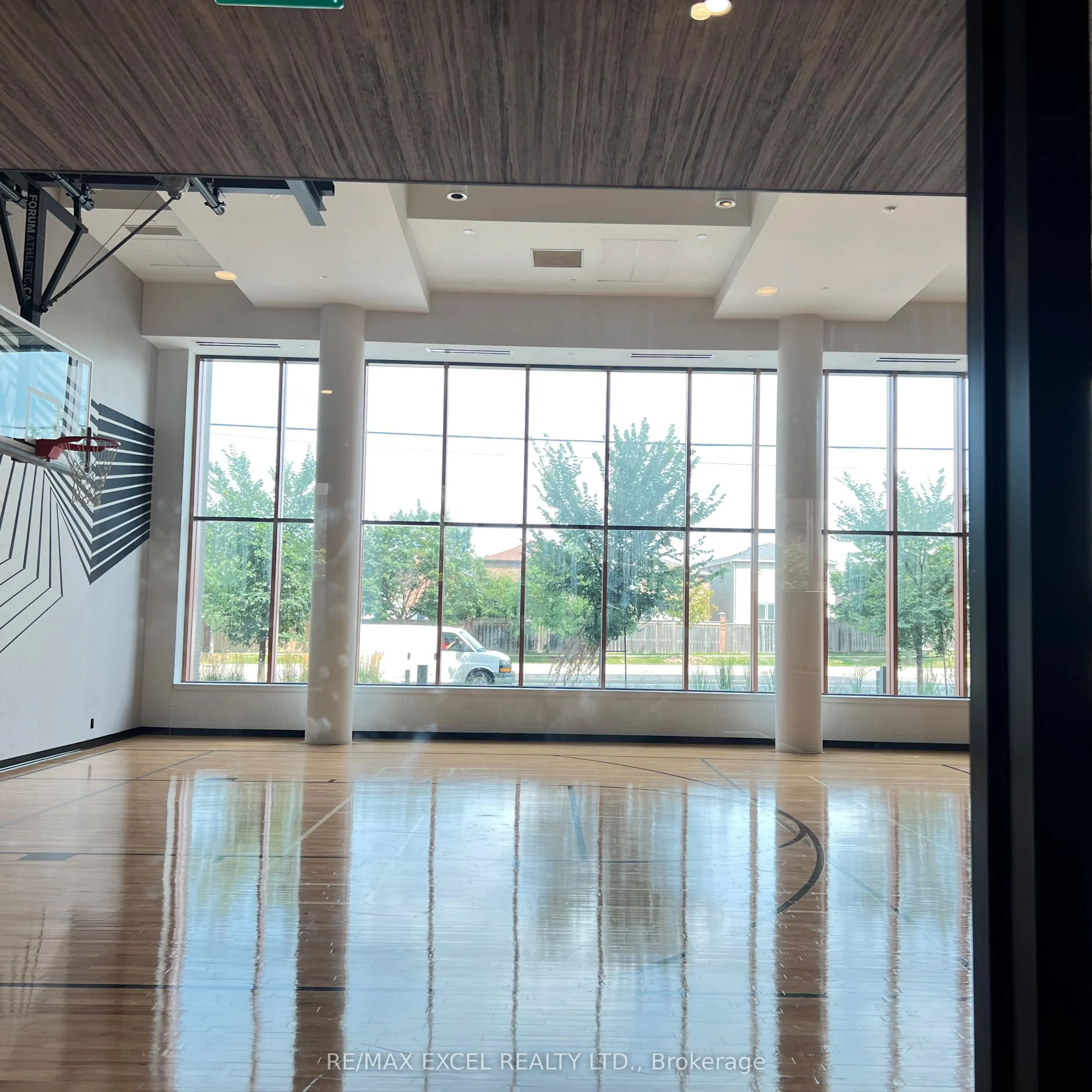 8 Beverley Glen Boulevard, #410