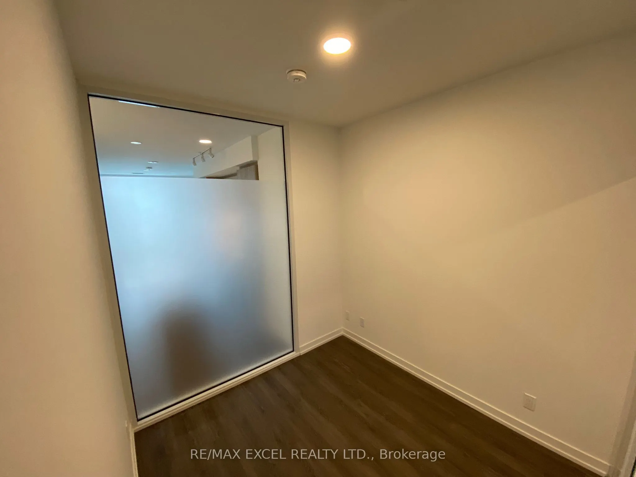 8 Beverley Glen Boulevard, #410