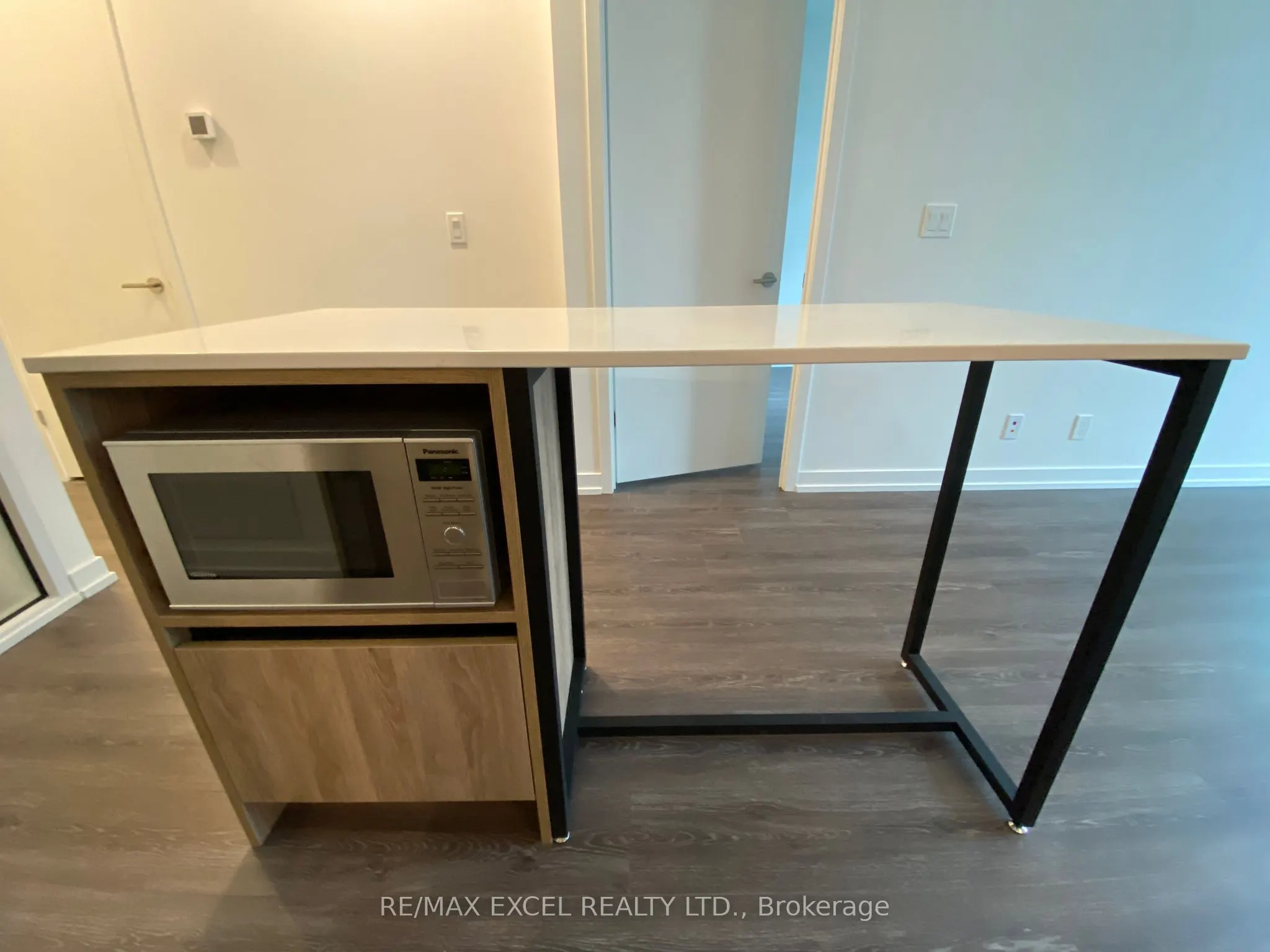 8 Beverley Glen Boulevard, #410