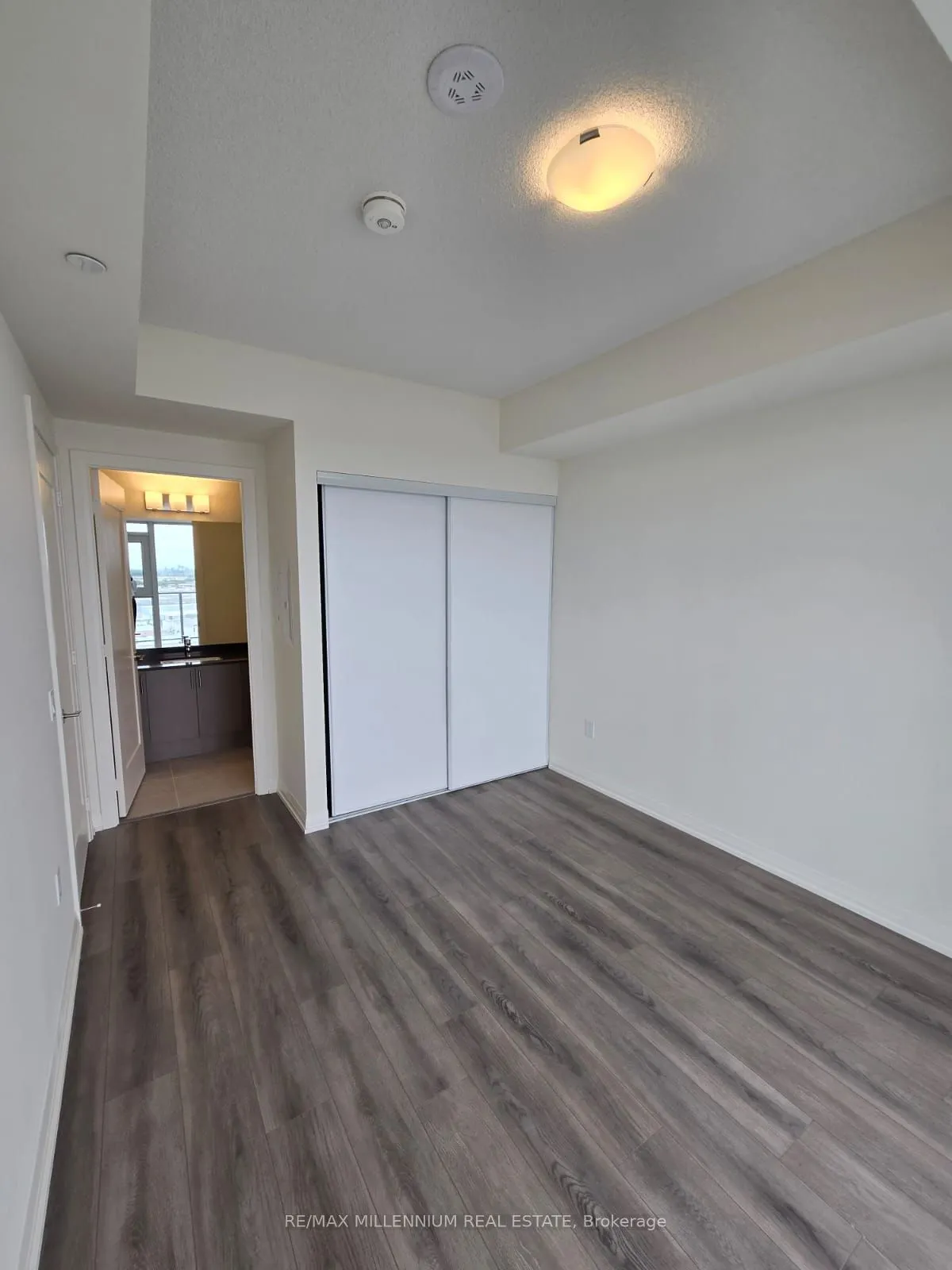 8960 Jane Street, #2206