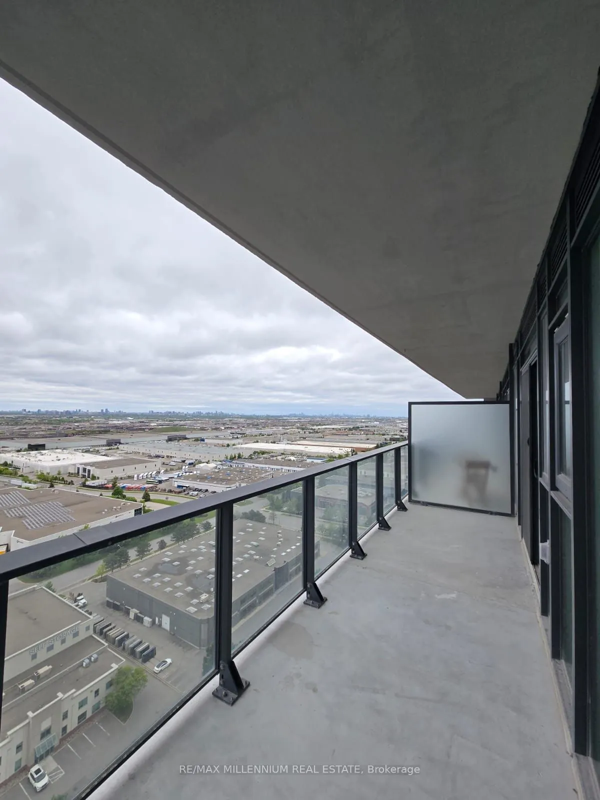 8960 Jane Street, #2206
