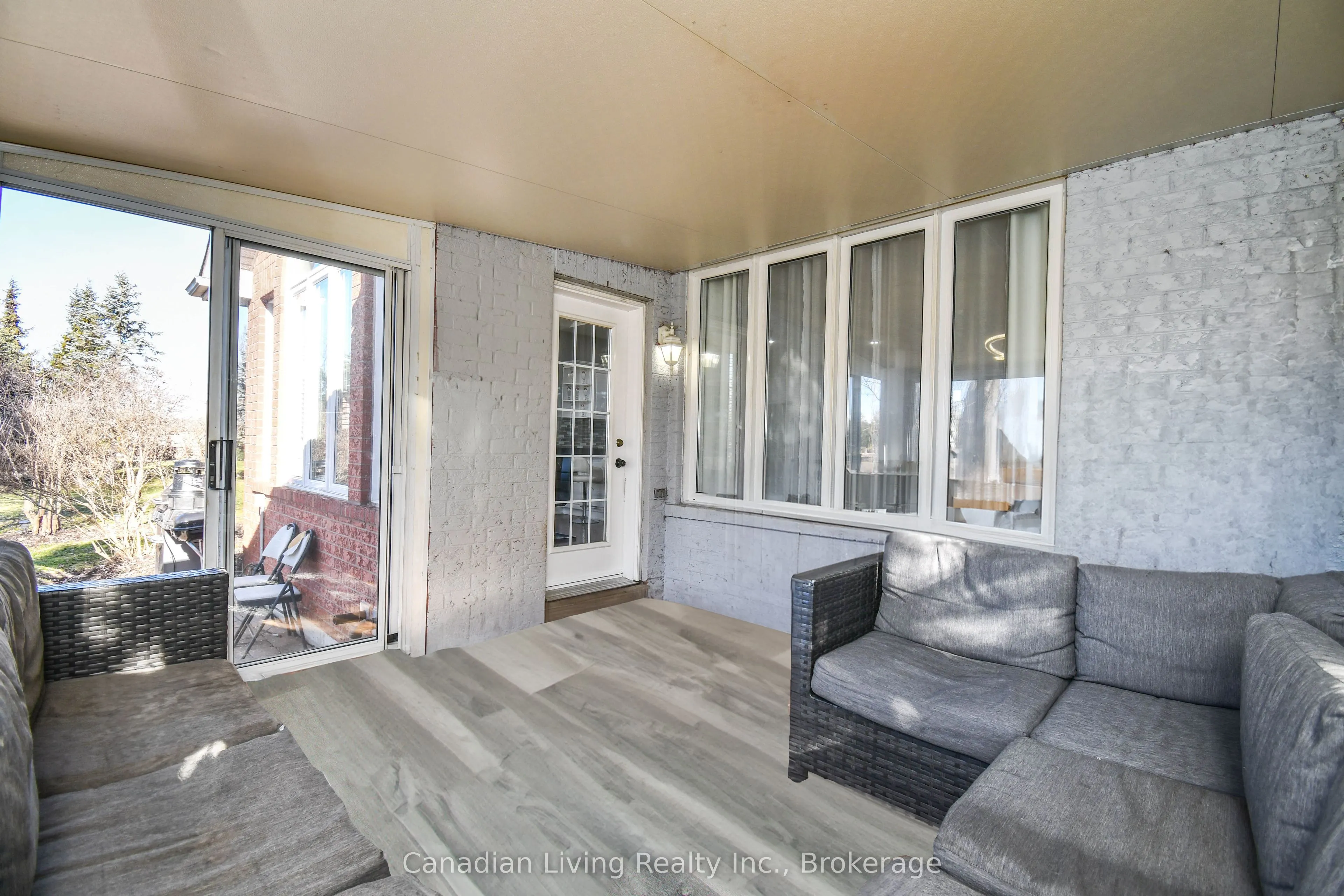 31 Golfview Boulevard
