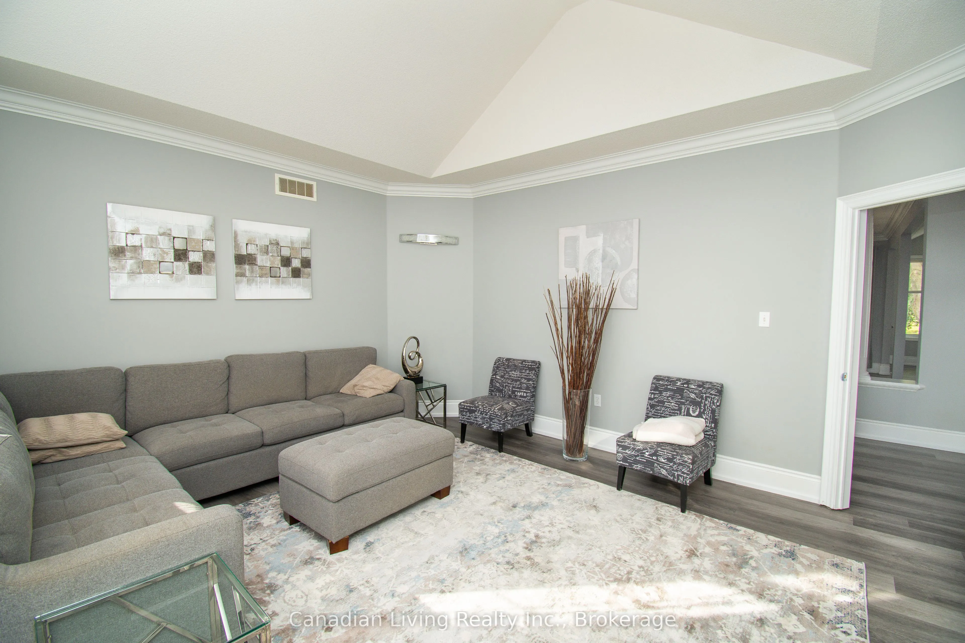 31 Golfview Boulevard