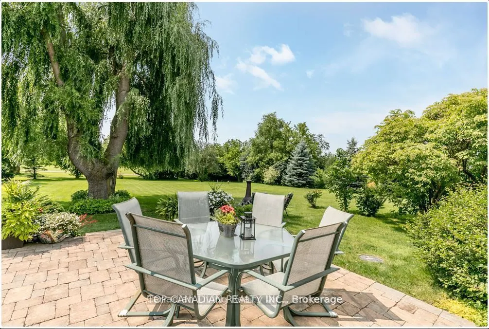 31 Golfview Boulevard