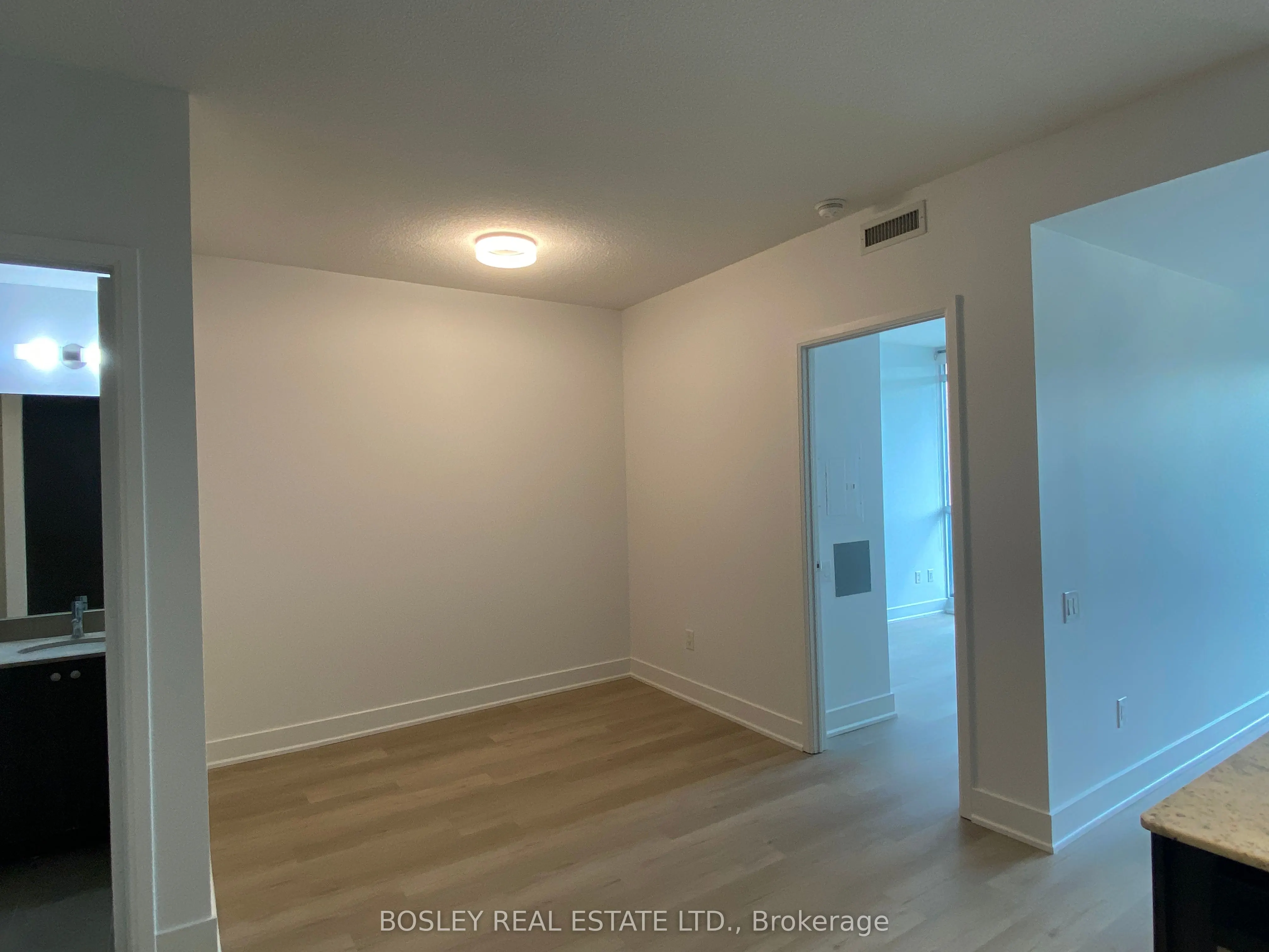 7608 Yonge Street, #407