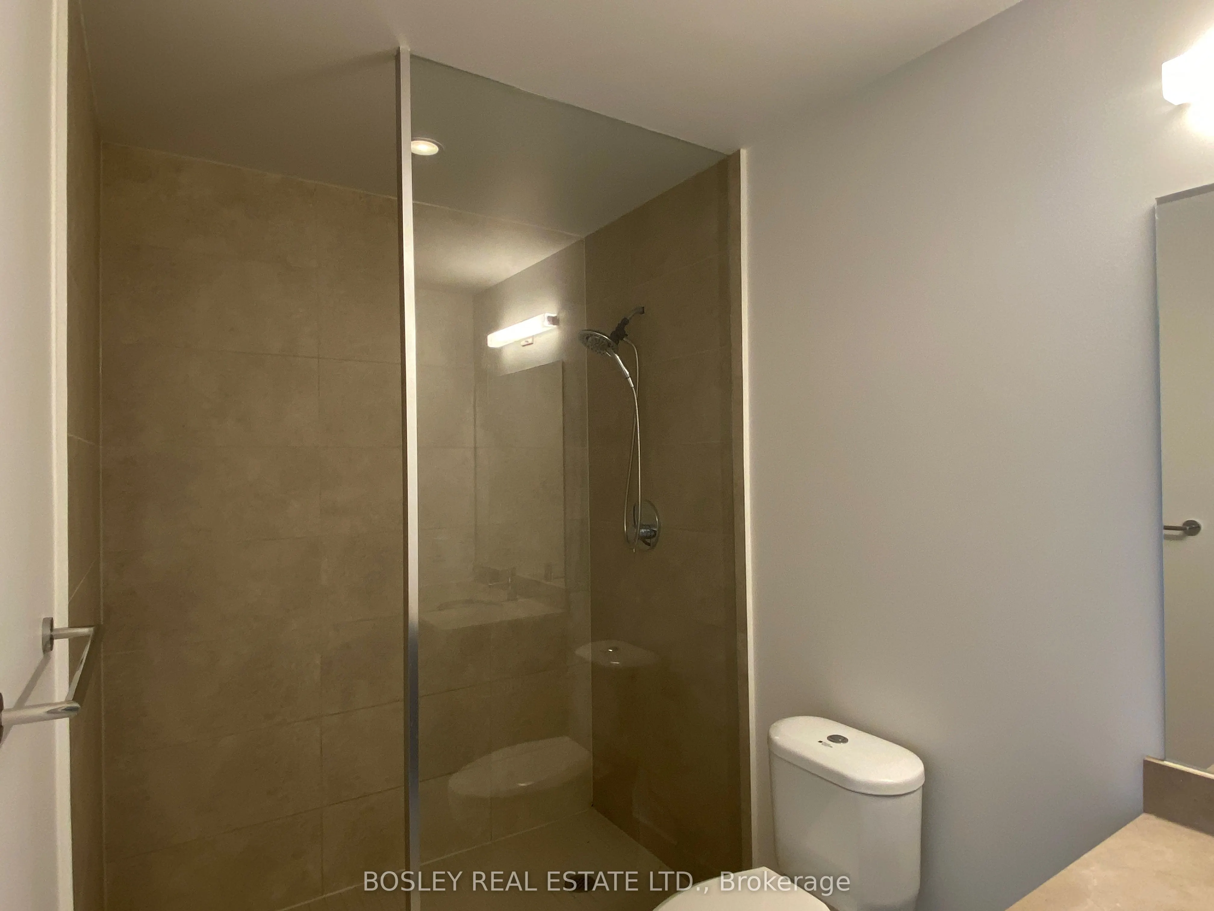 7608 Yonge Street, #407
