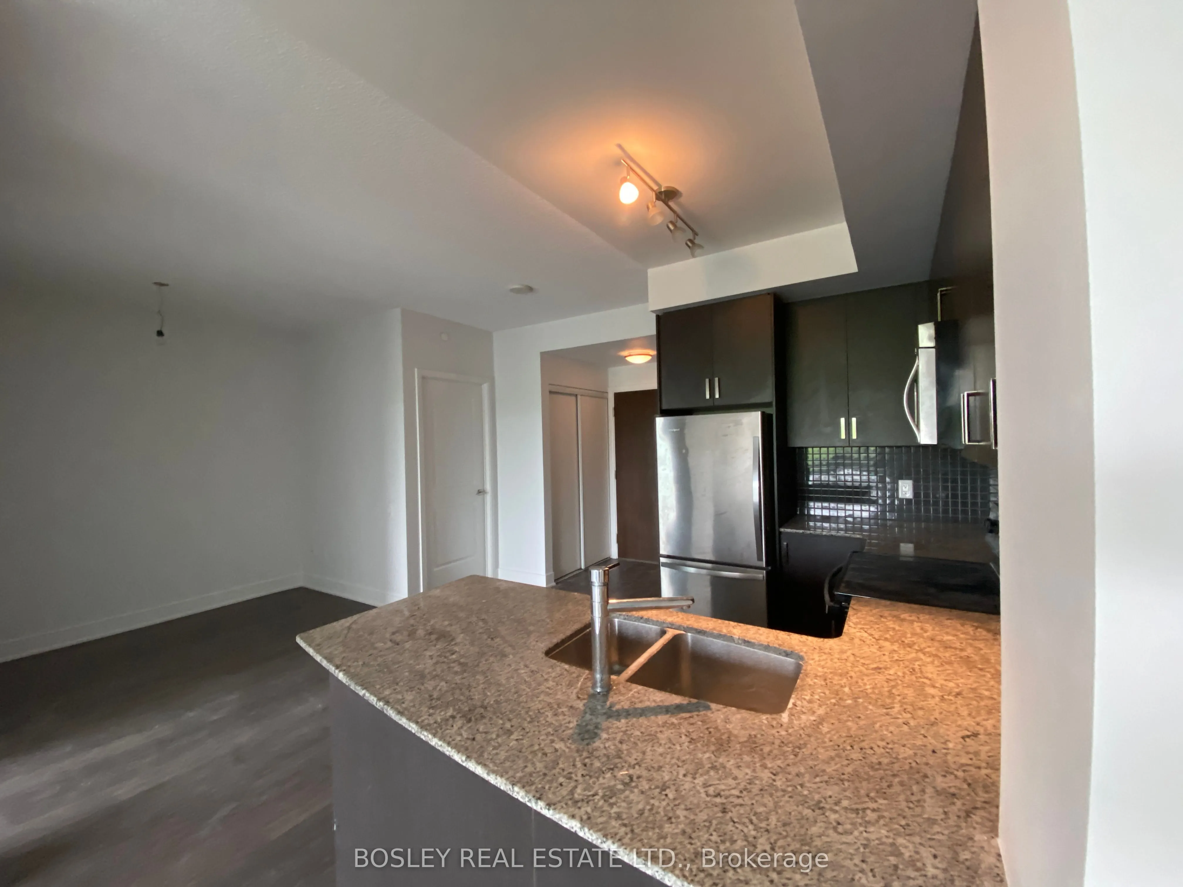 7608 Yonge Street, #408