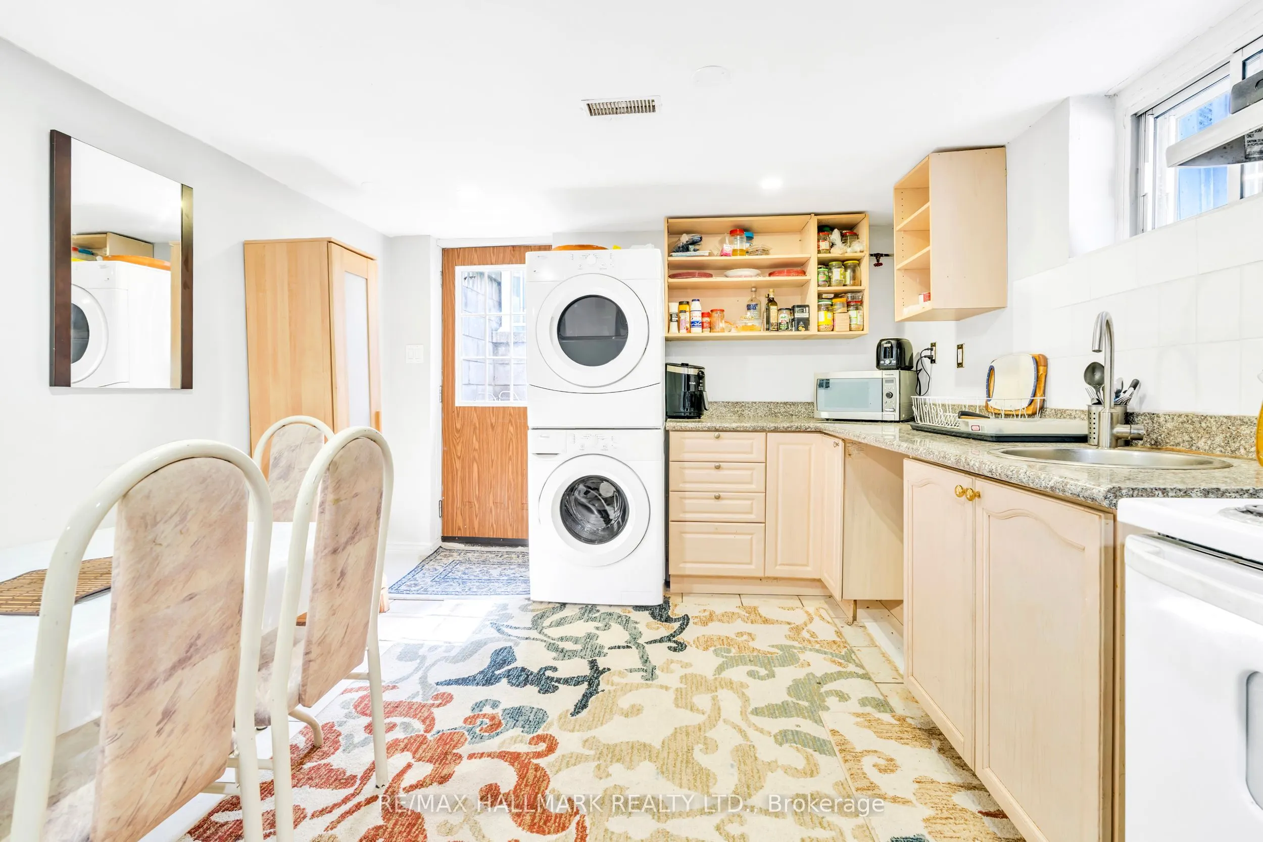43 Meadowview Avenue