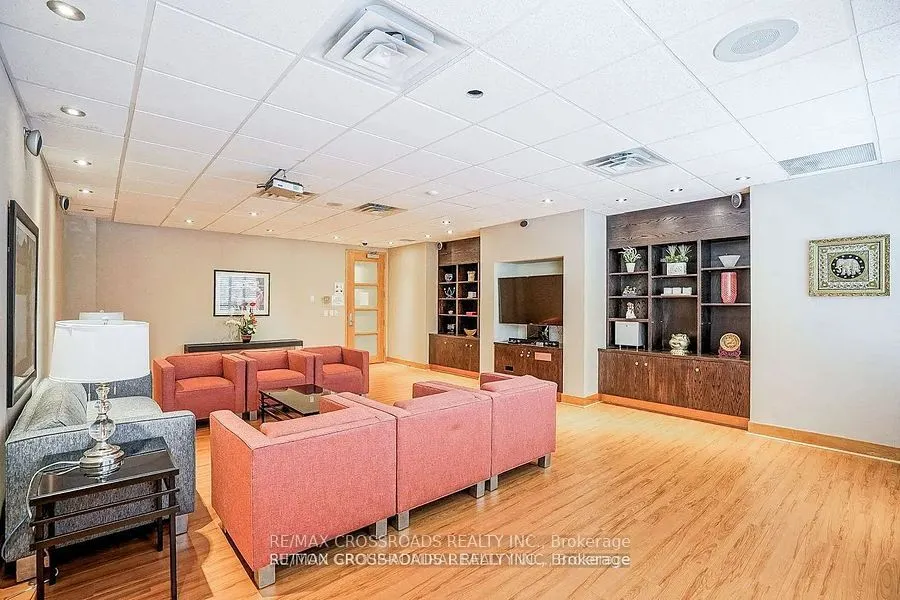 62 Suncrest Boulevard, #1018