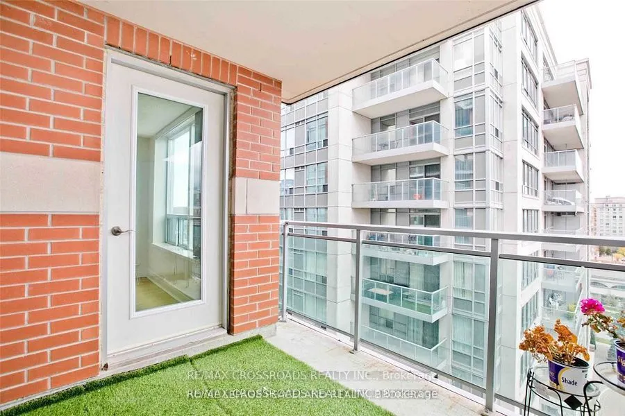 62 Suncrest Boulevard, #1018