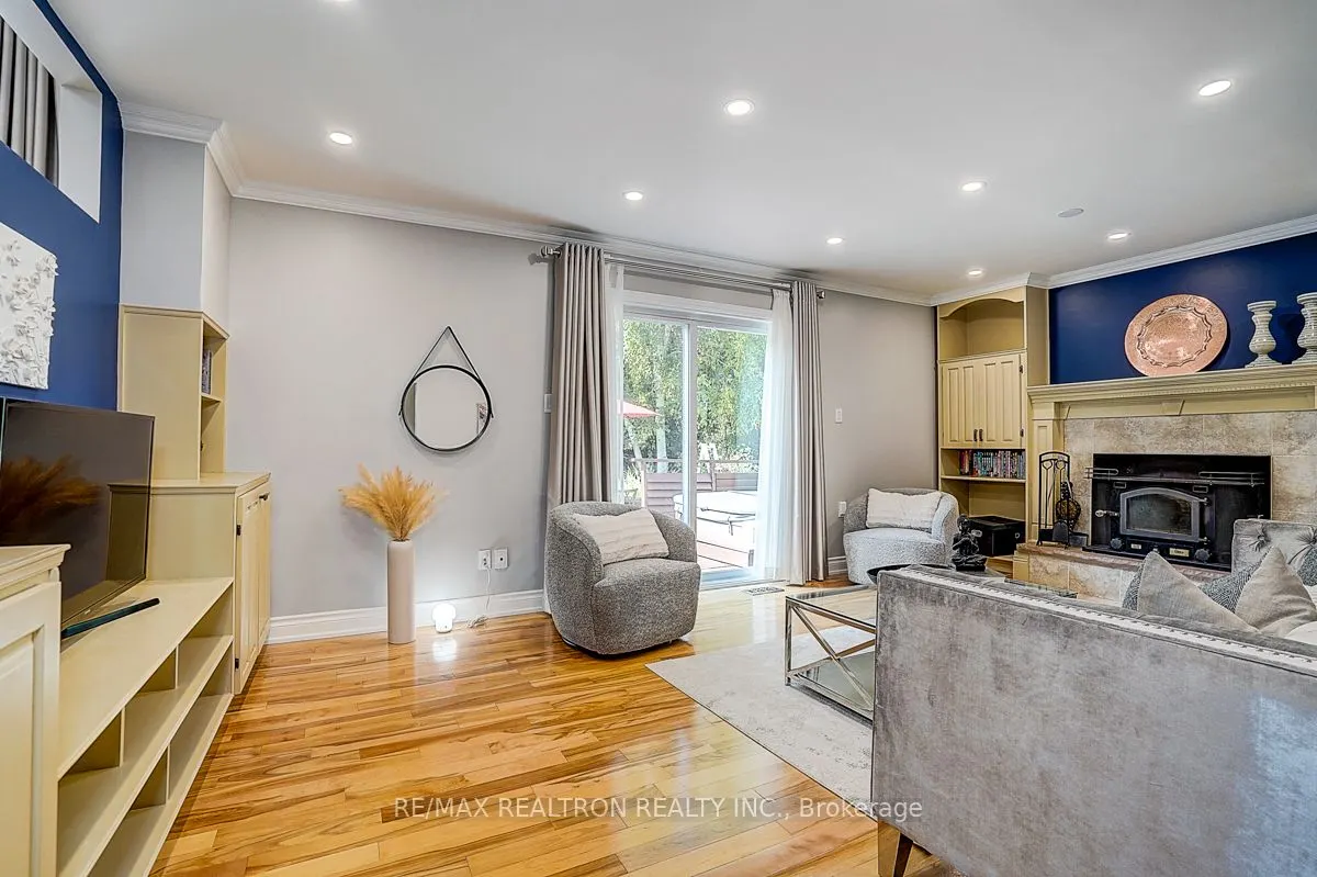 9 Earls Court