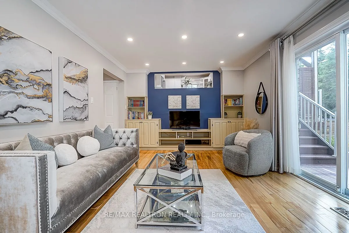 9 Earls Court