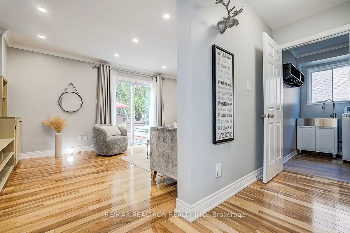 9 Earls Court