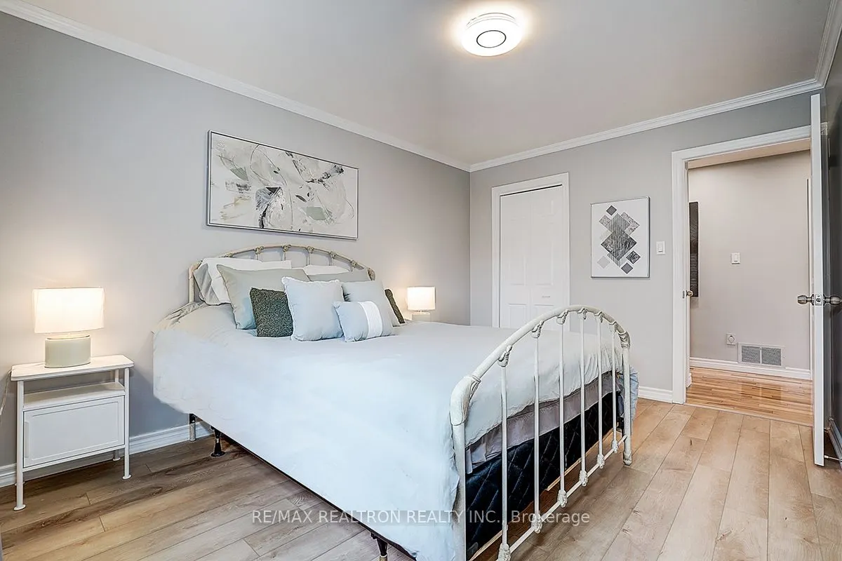 9 Earls Court