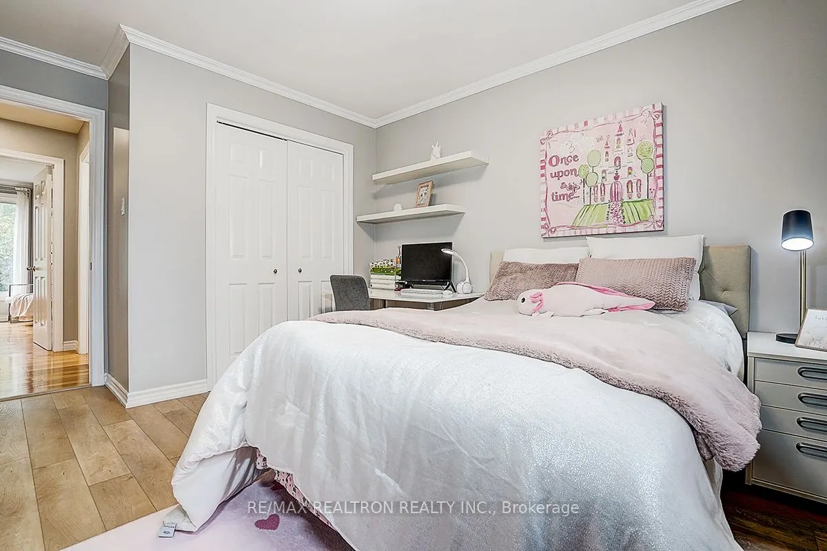 9 Earls Court