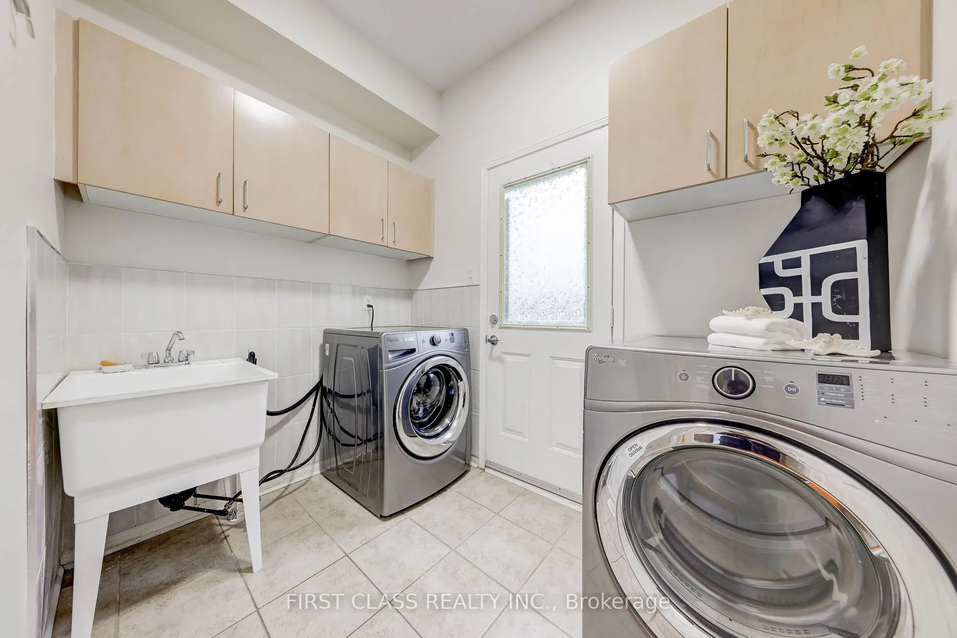 47 Lauraview Crescent