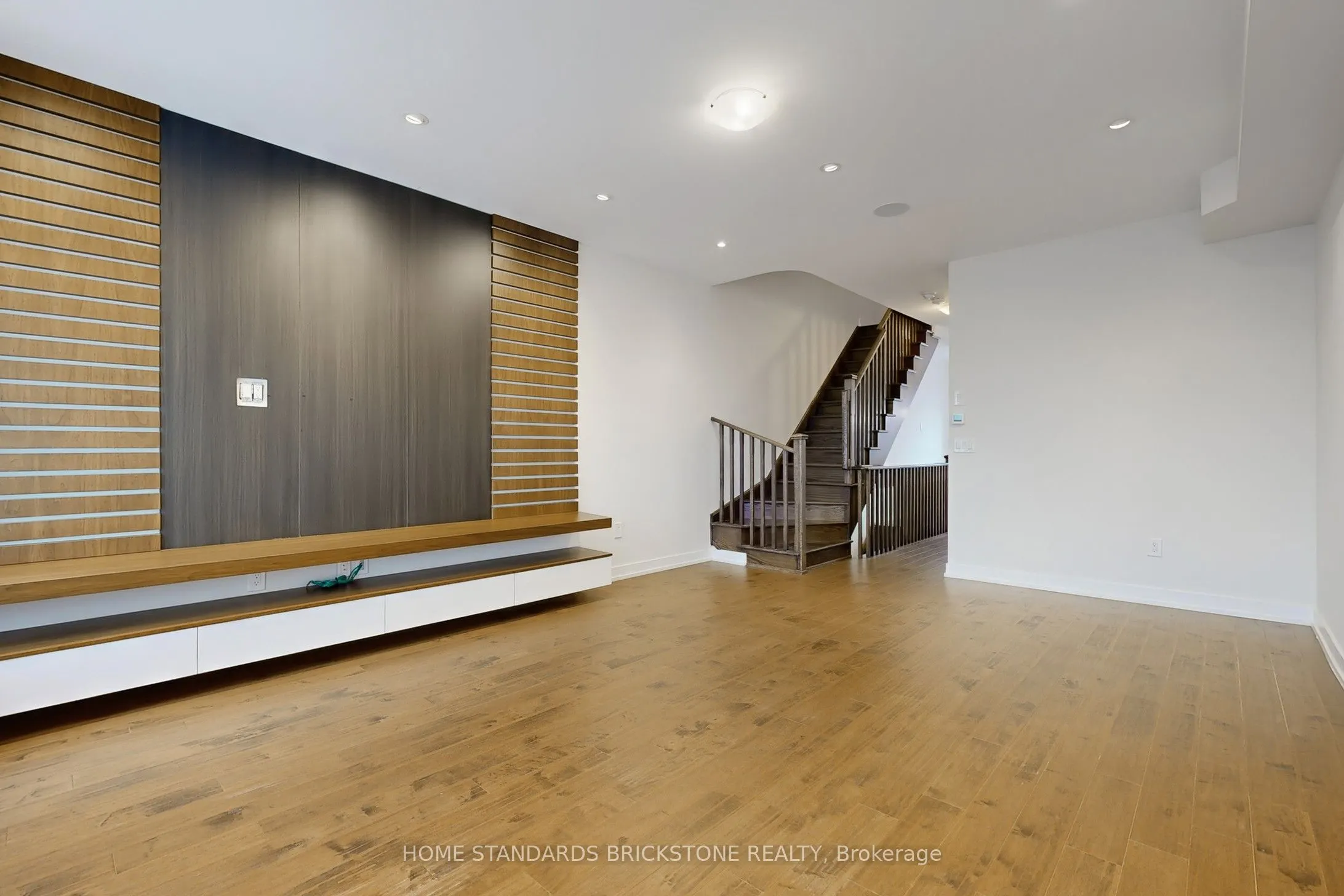 215 Salterton Circle