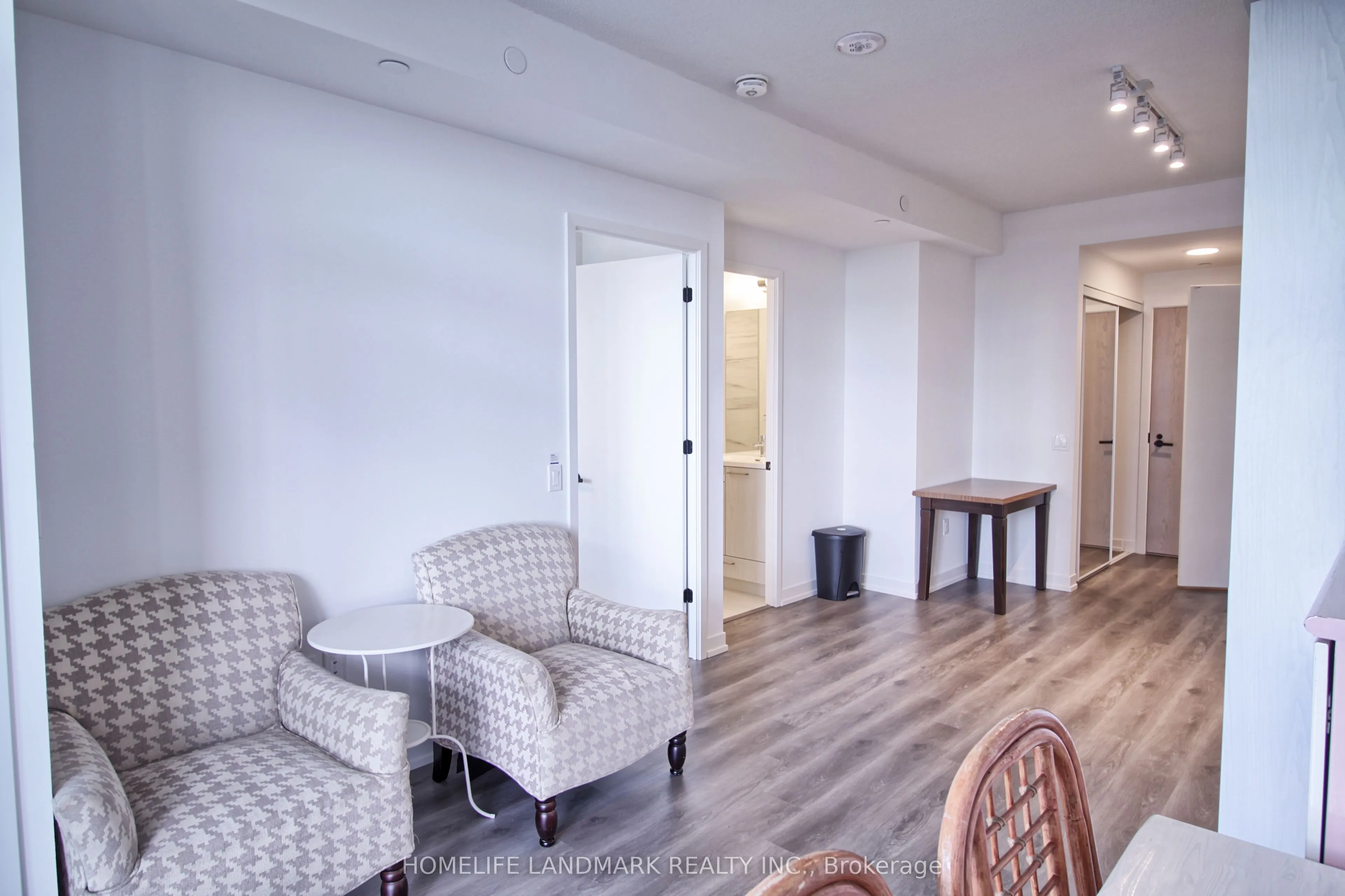 28 Interchange Way, #3702