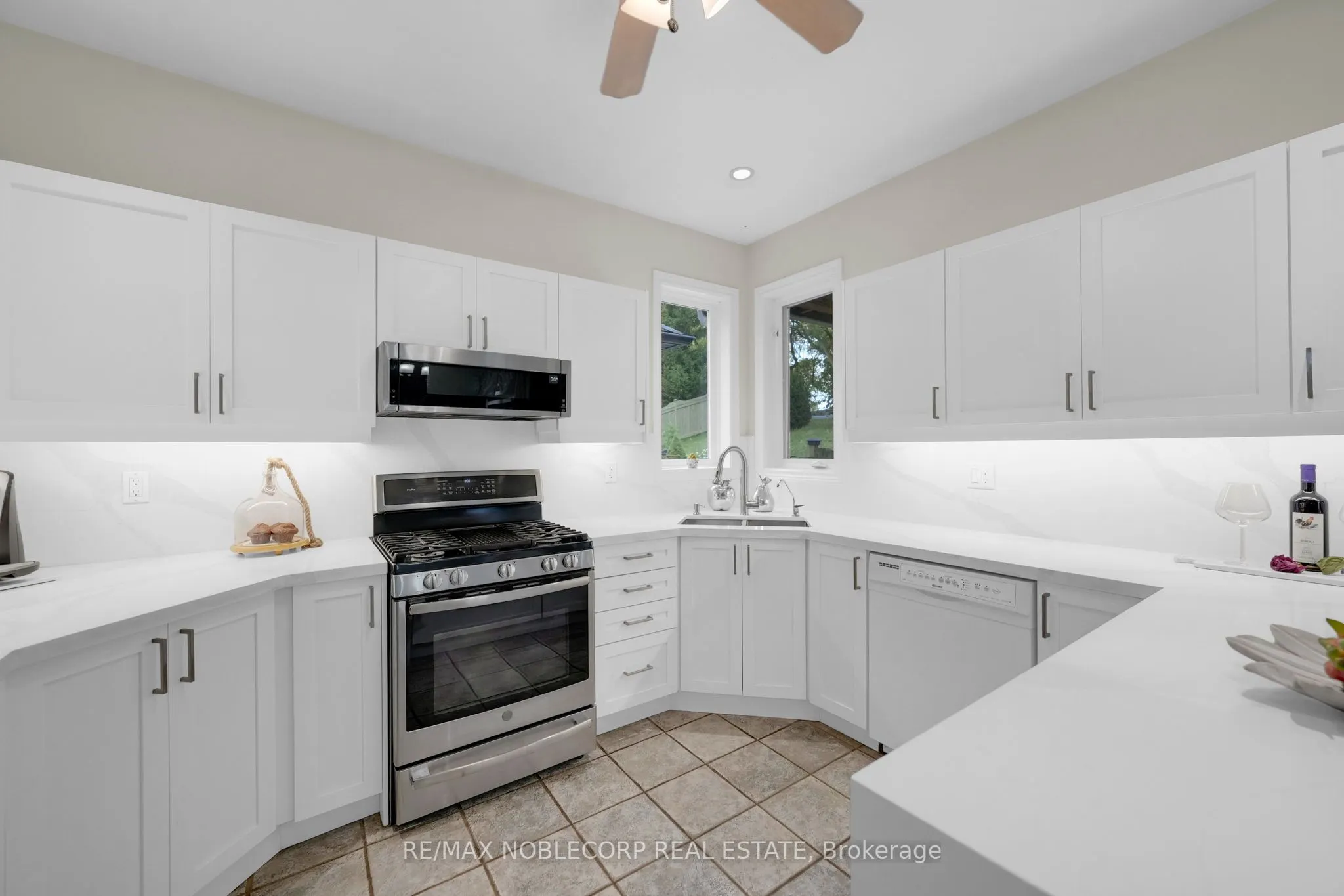 14 Willard Hunt Court